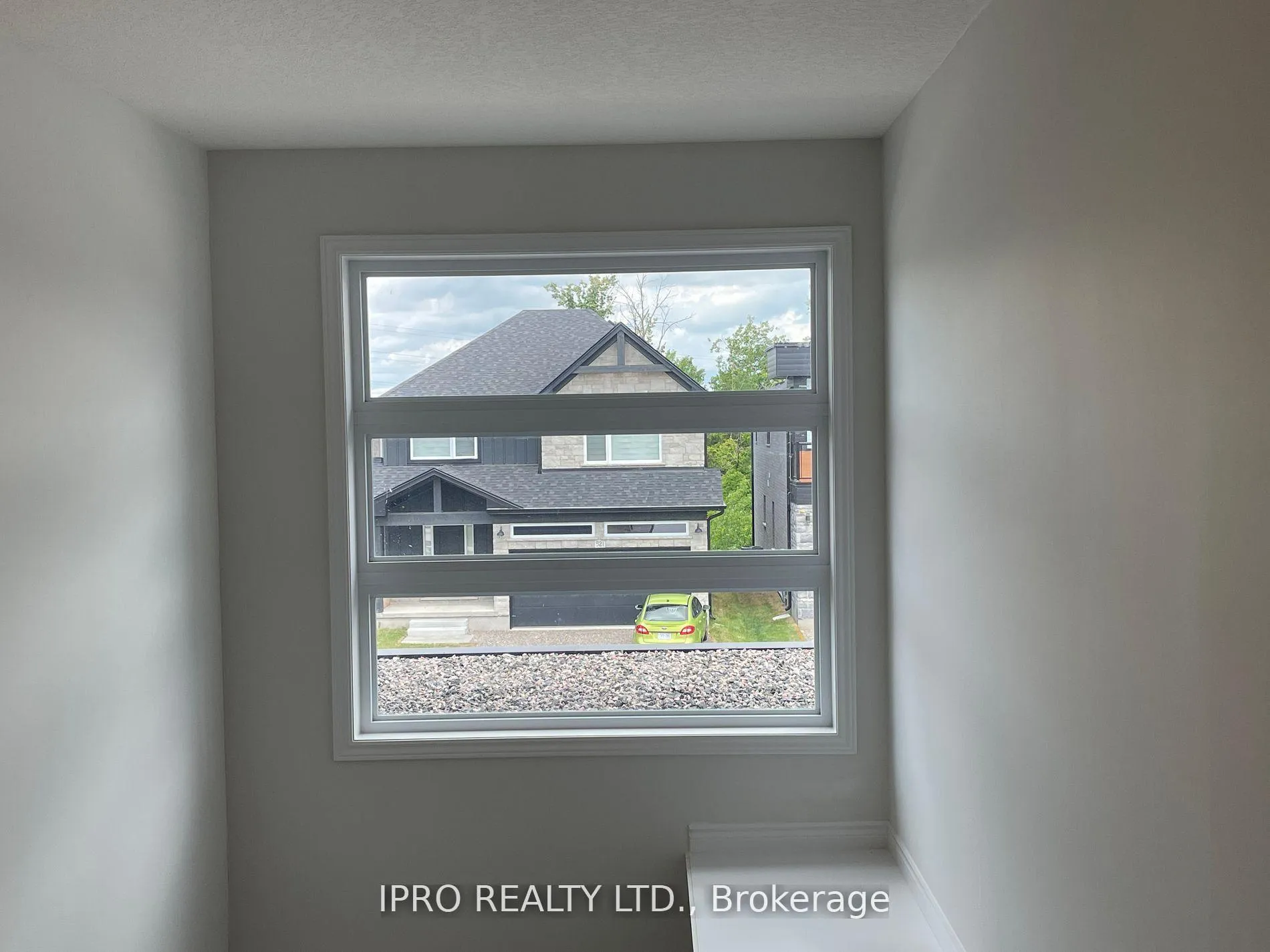 Photo 27 of 516 Doonwoods Crescent W, Kitchener — HOMEH