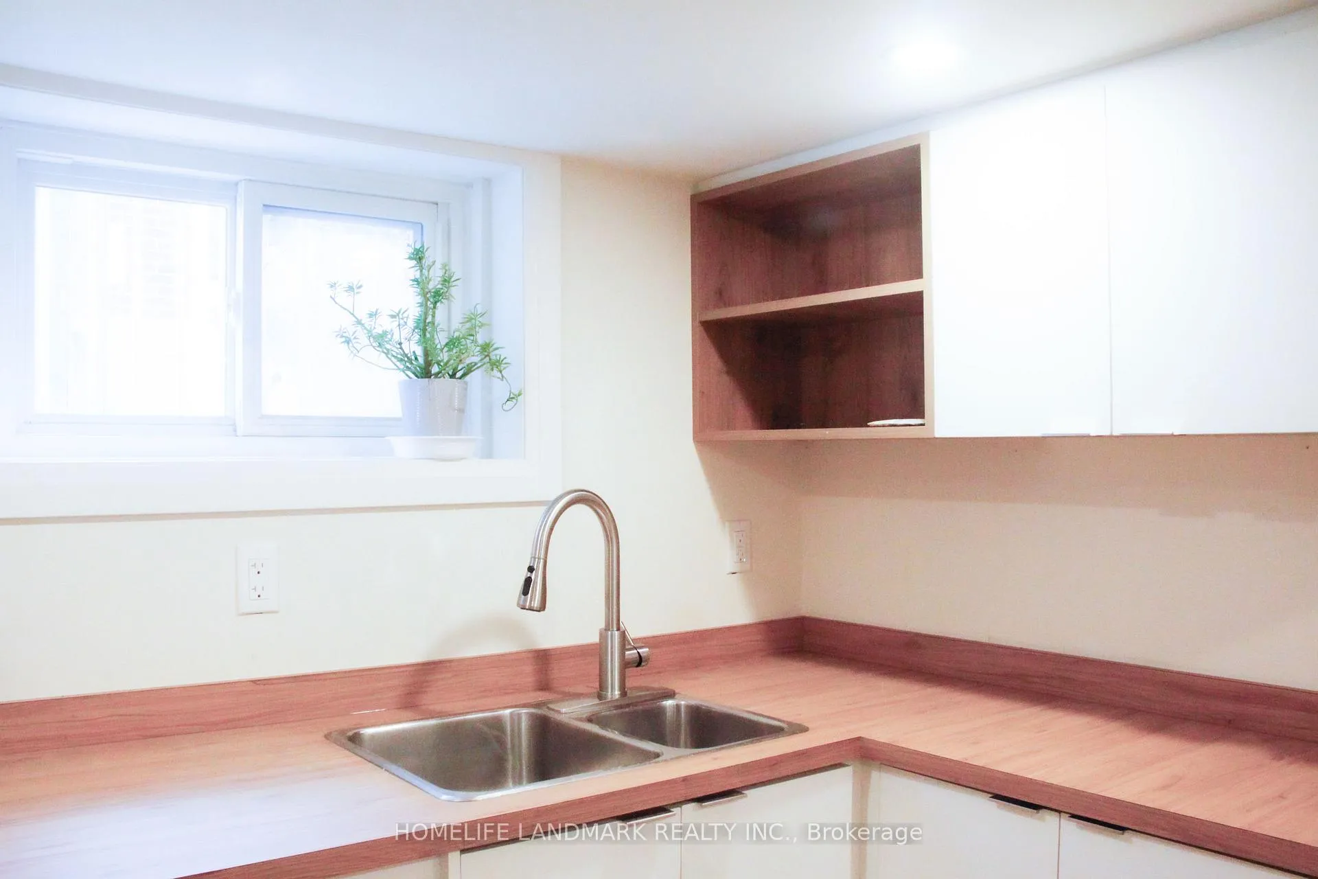 Photo 5 of 65 Glenwood Crescent, Toronto, O'Connor-Parkview — HOMEH