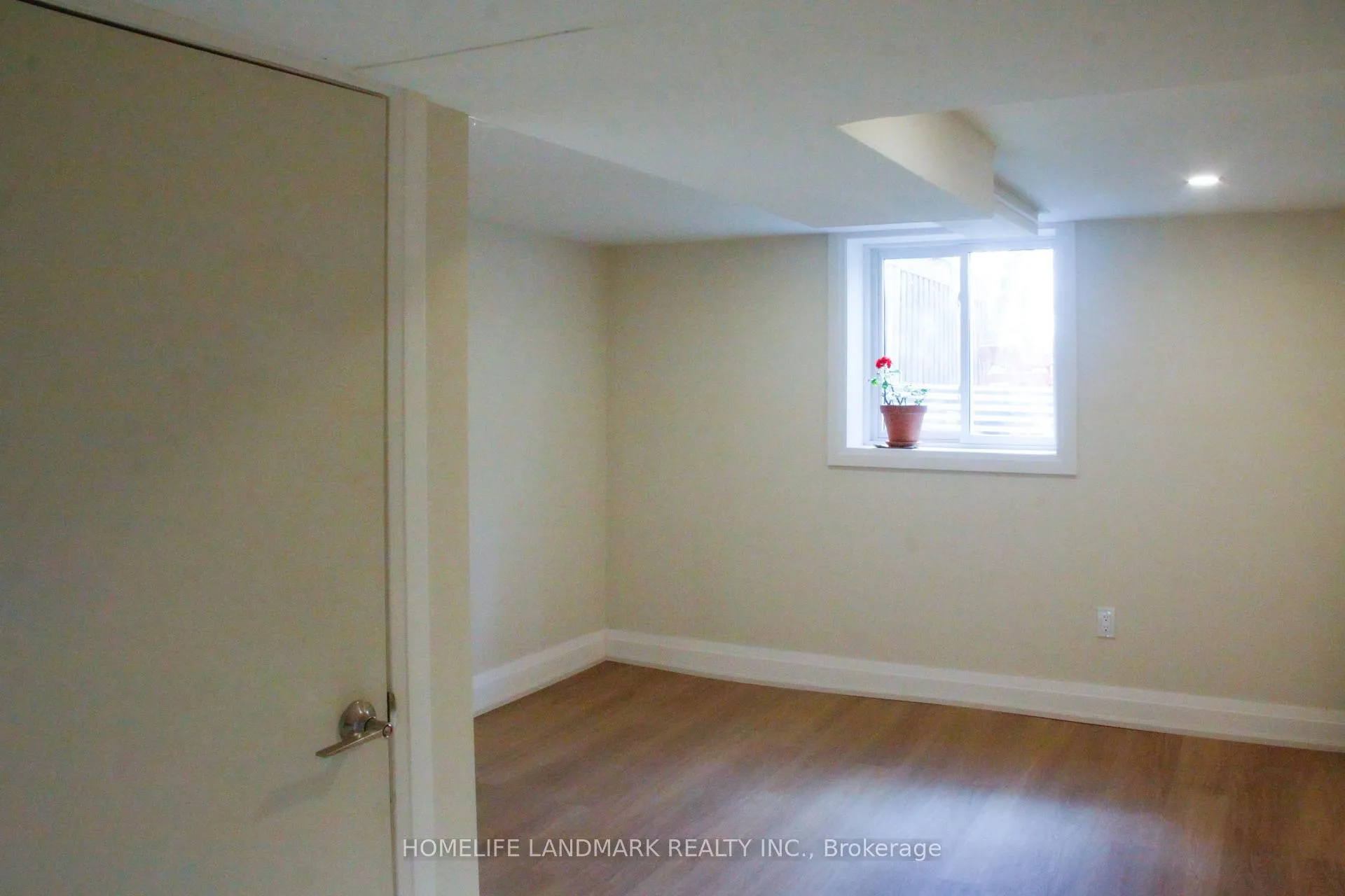 Photo 7 of 65 Glenwood Crescent, Toronto, O'Connor-Parkview — HOMEH