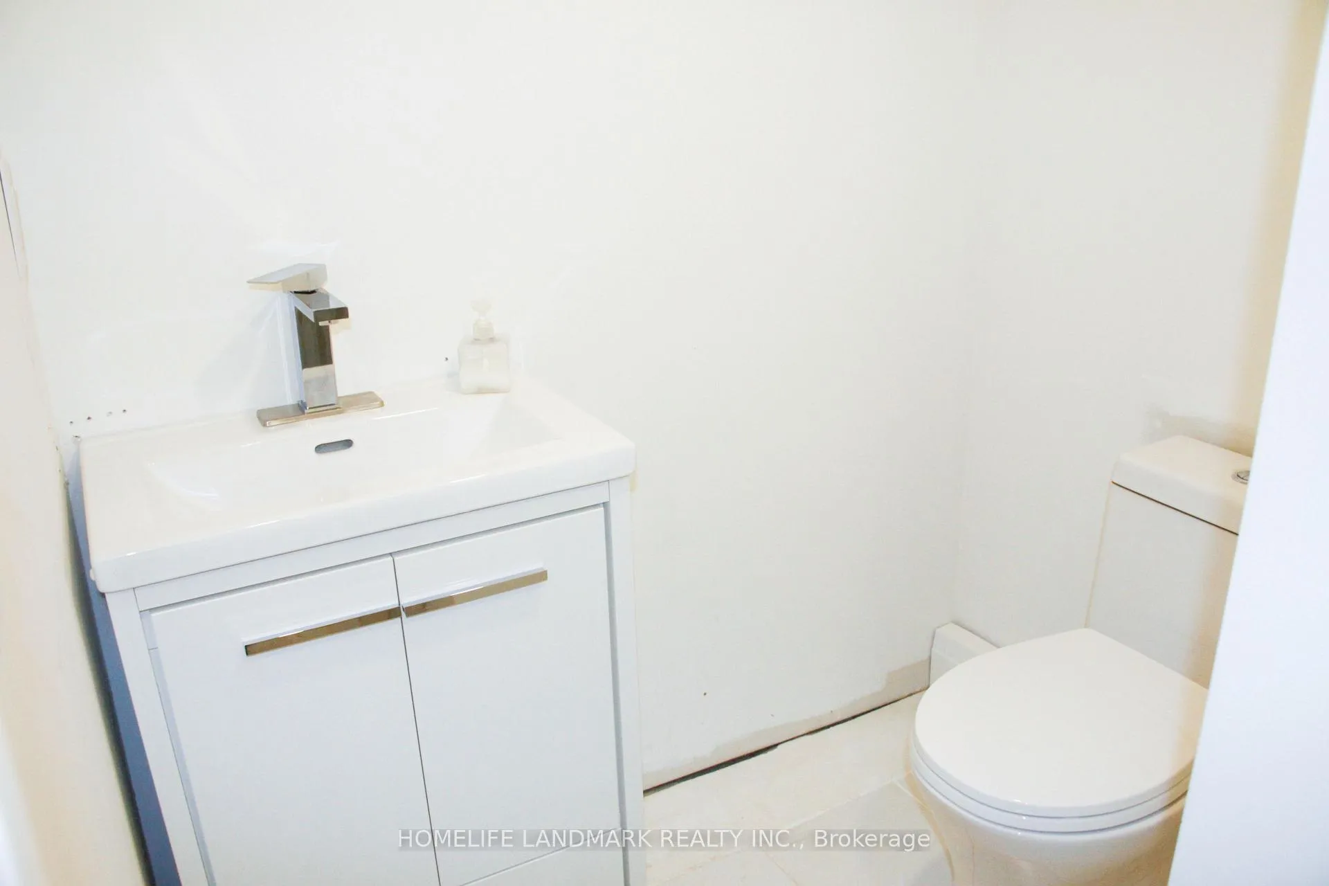 Photo 10 of 65 Glenwood Crescent, Toronto, O'Connor-Parkview — HOMEH
