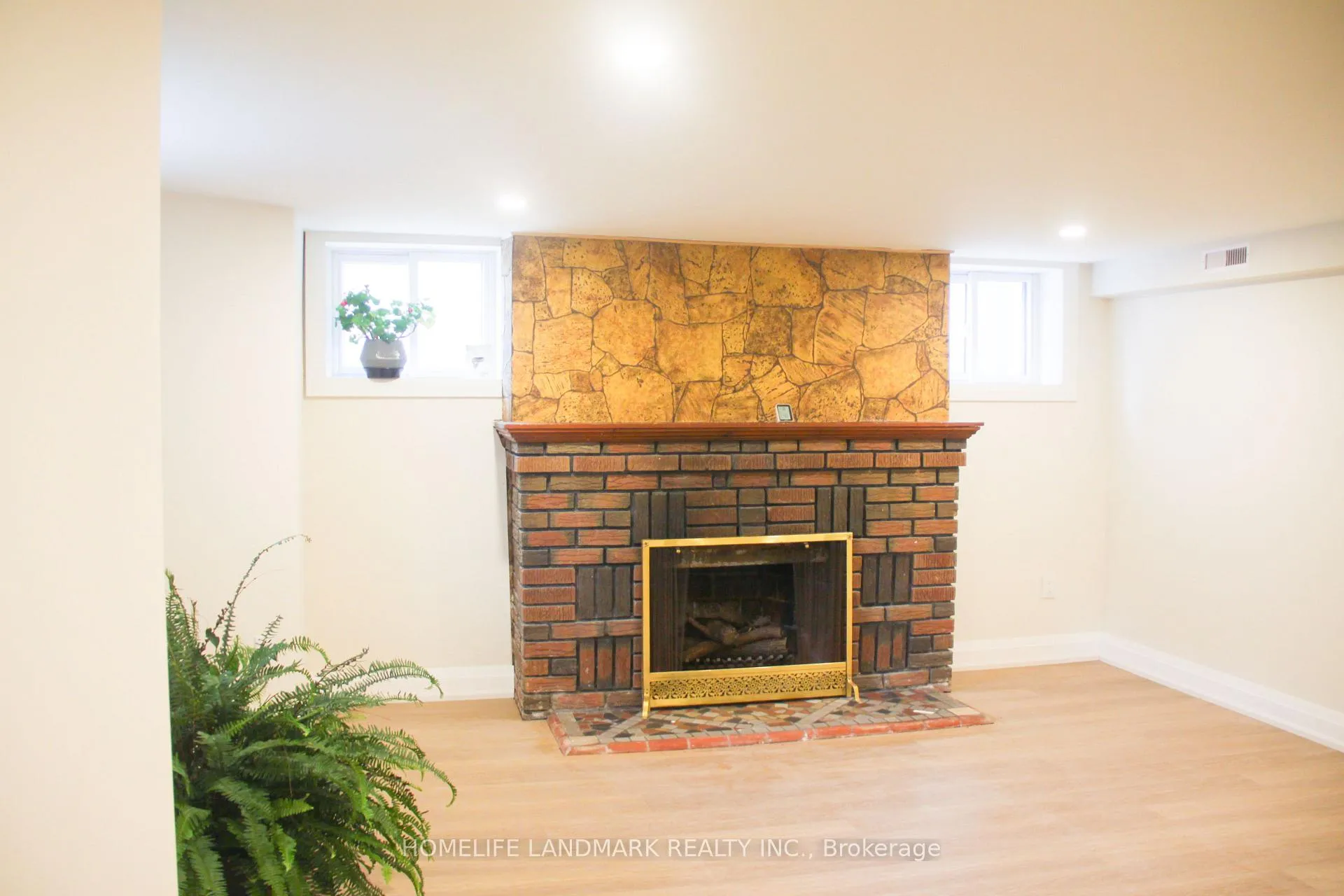 Photo 13 of 65 Glenwood Crescent, Toronto, O'Connor-Parkview — HOMEH