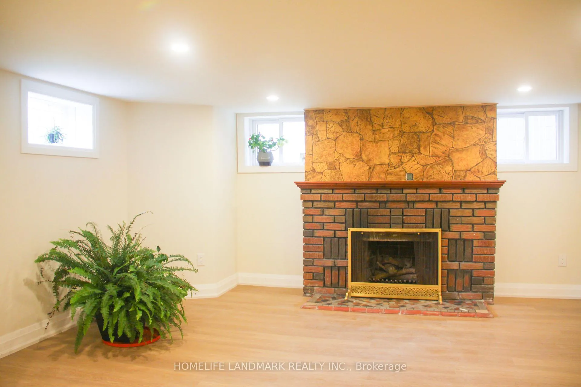 Photo 14 of 65 Glenwood Crescent, Toronto, O'Connor-Parkview — HOMEH