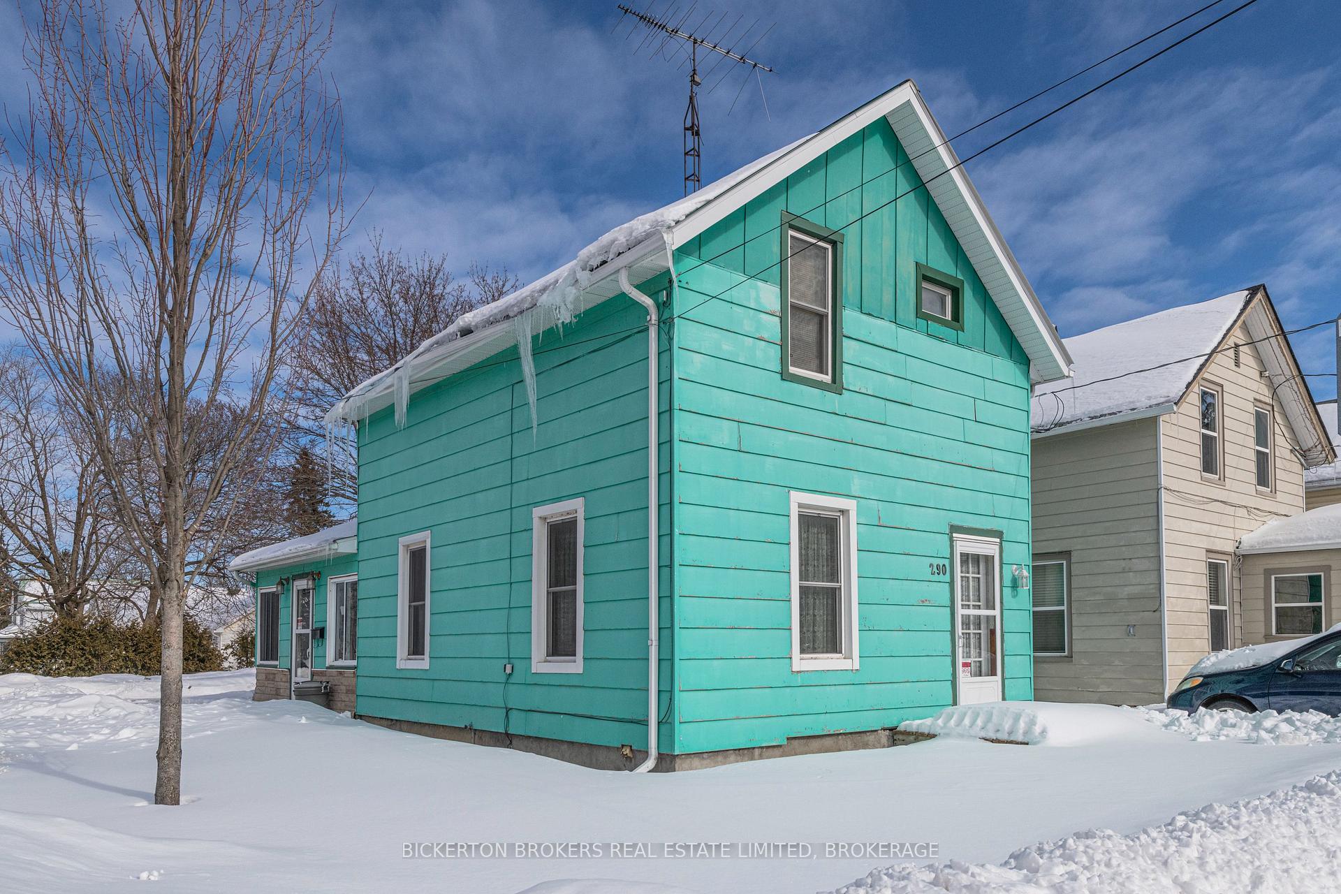 Photo 7 of 290 First Street W, Gananoque — HOMEH