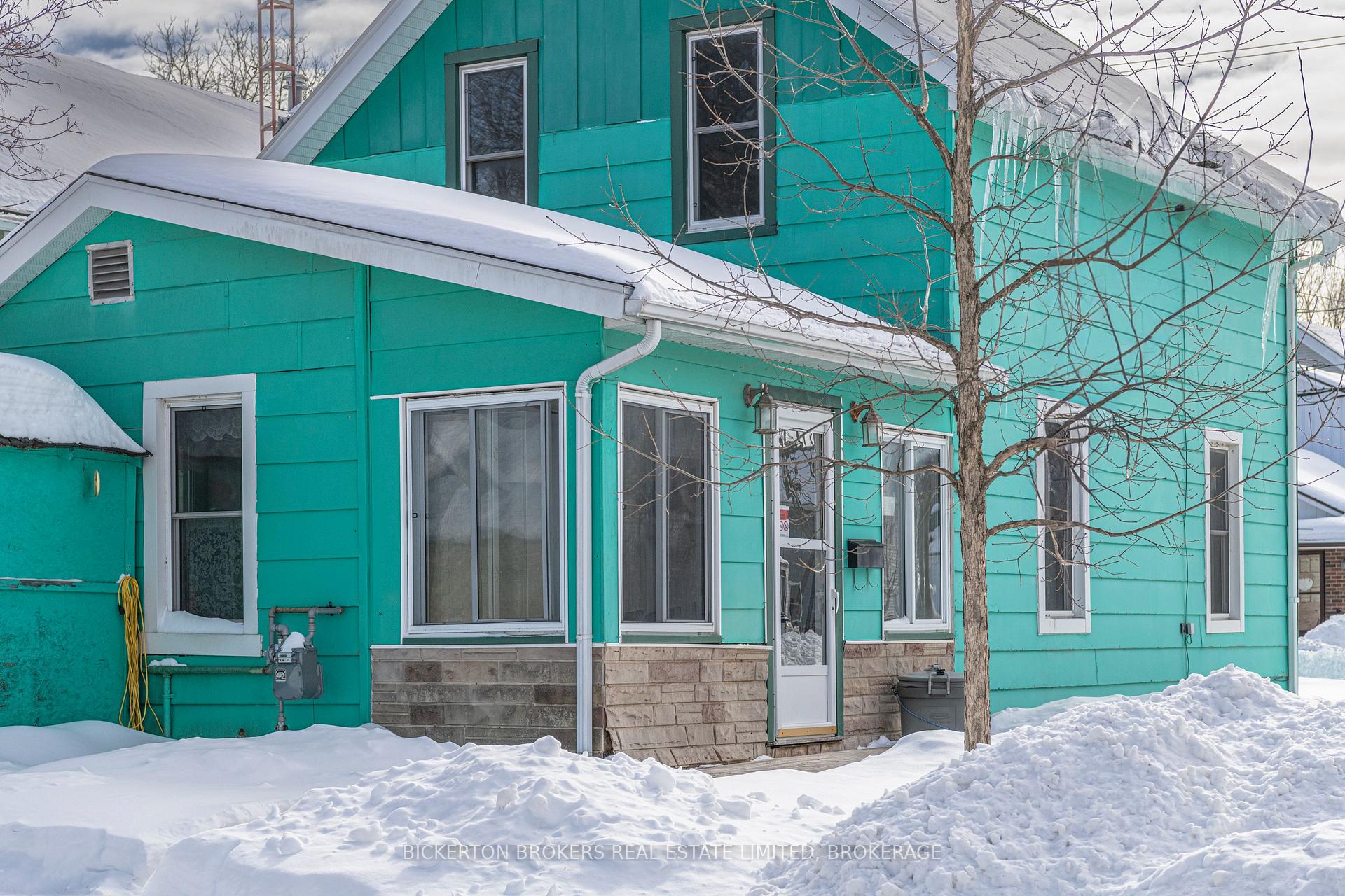 Photo 26 of 290 First Street W, Gananoque — HOMEH