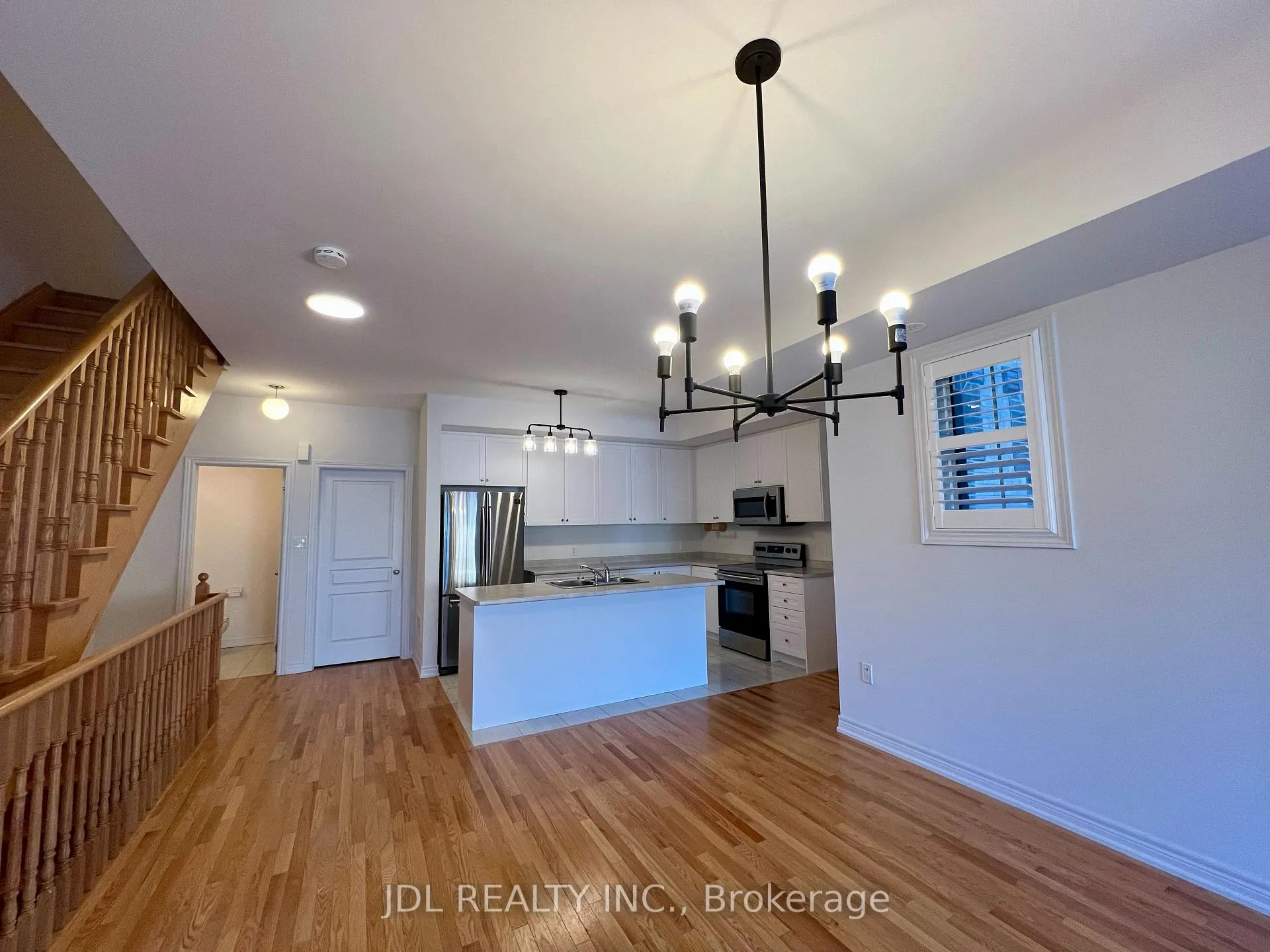 Photo 7 of 35 Jaffna Lane, Markham, Berczy — HOMEH
