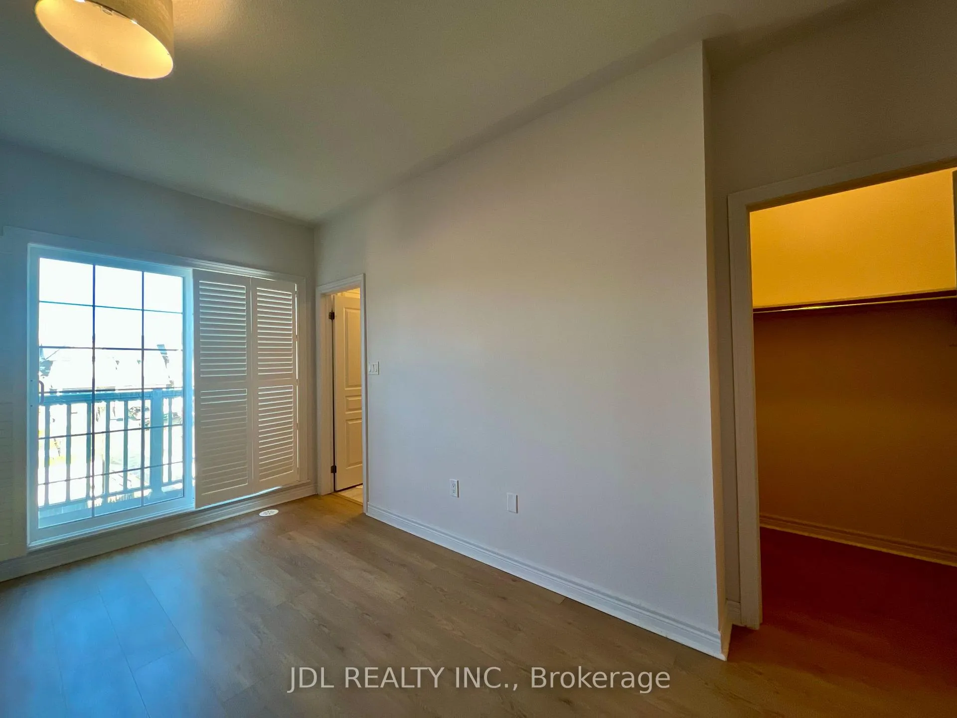 Photo 15 of 35 Jaffna Lane, Markham, Berczy — HOMEH