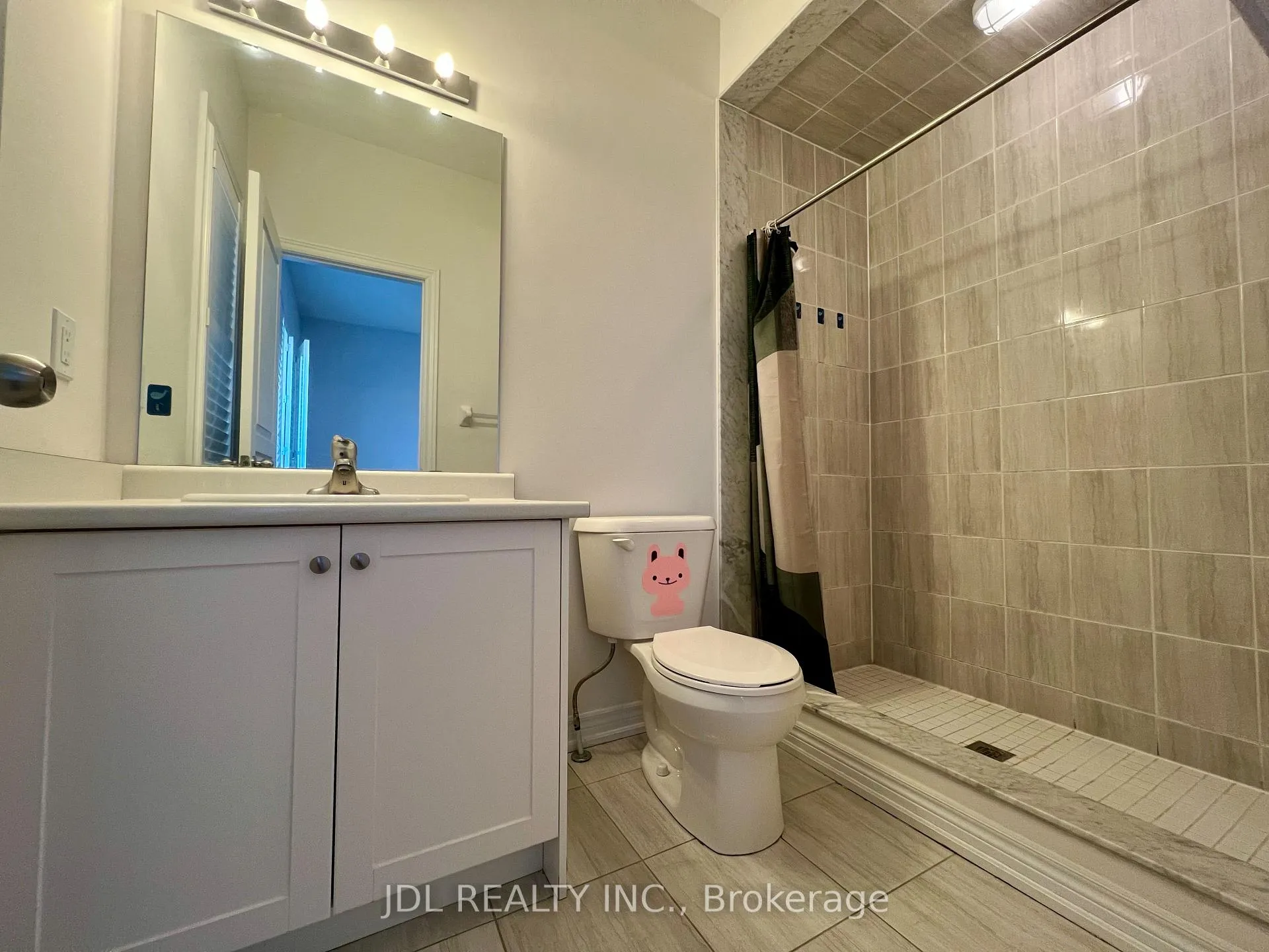 Photo 16 of 35 Jaffna Lane, Markham, Berczy — HOMEH