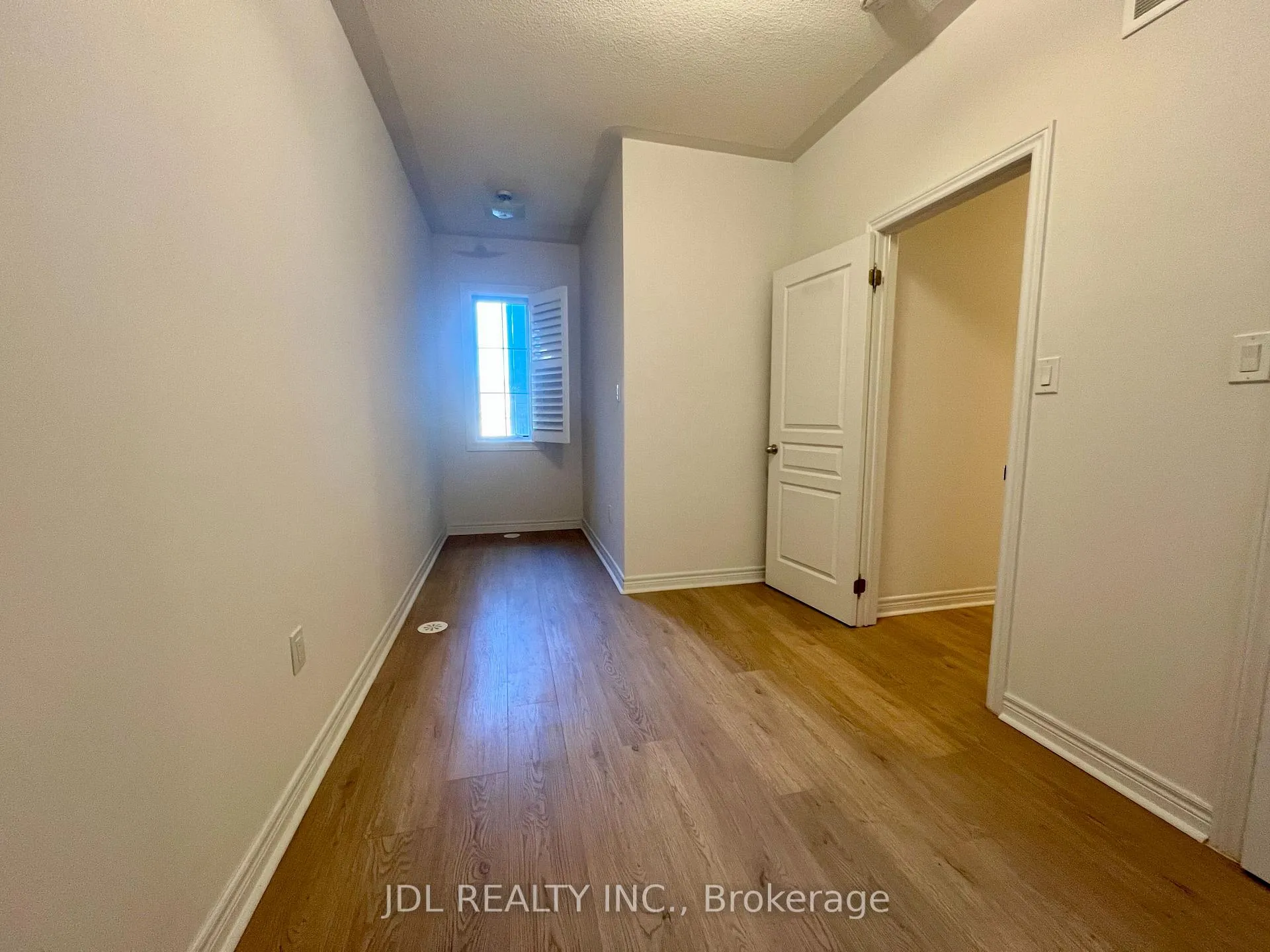 Photo 17 of 35 Jaffna Lane, Markham, Berczy — HOMEH