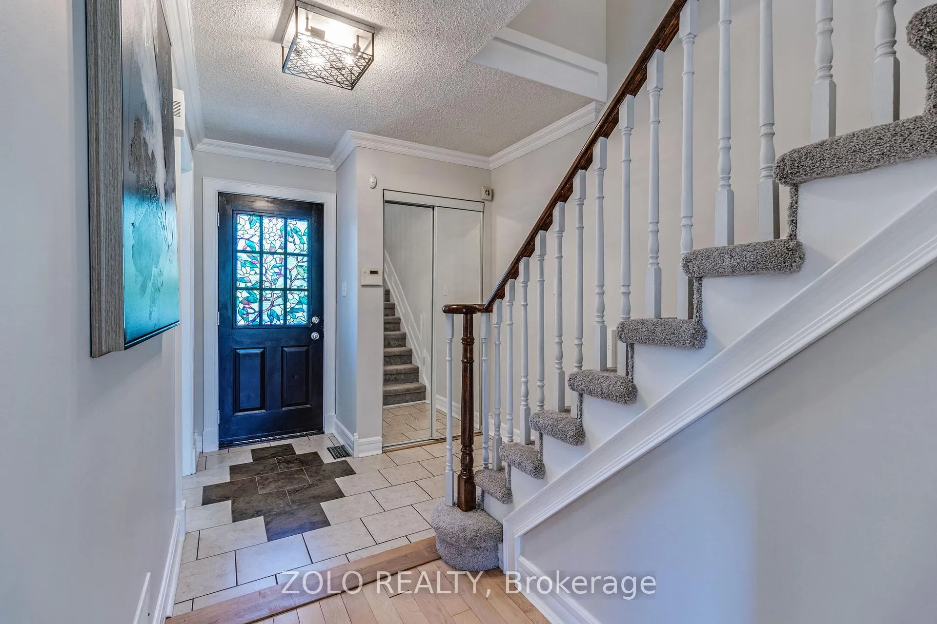 Photo 2 of 710 Hayes Avenue, Oshawa, Pinecrest — HOMEH