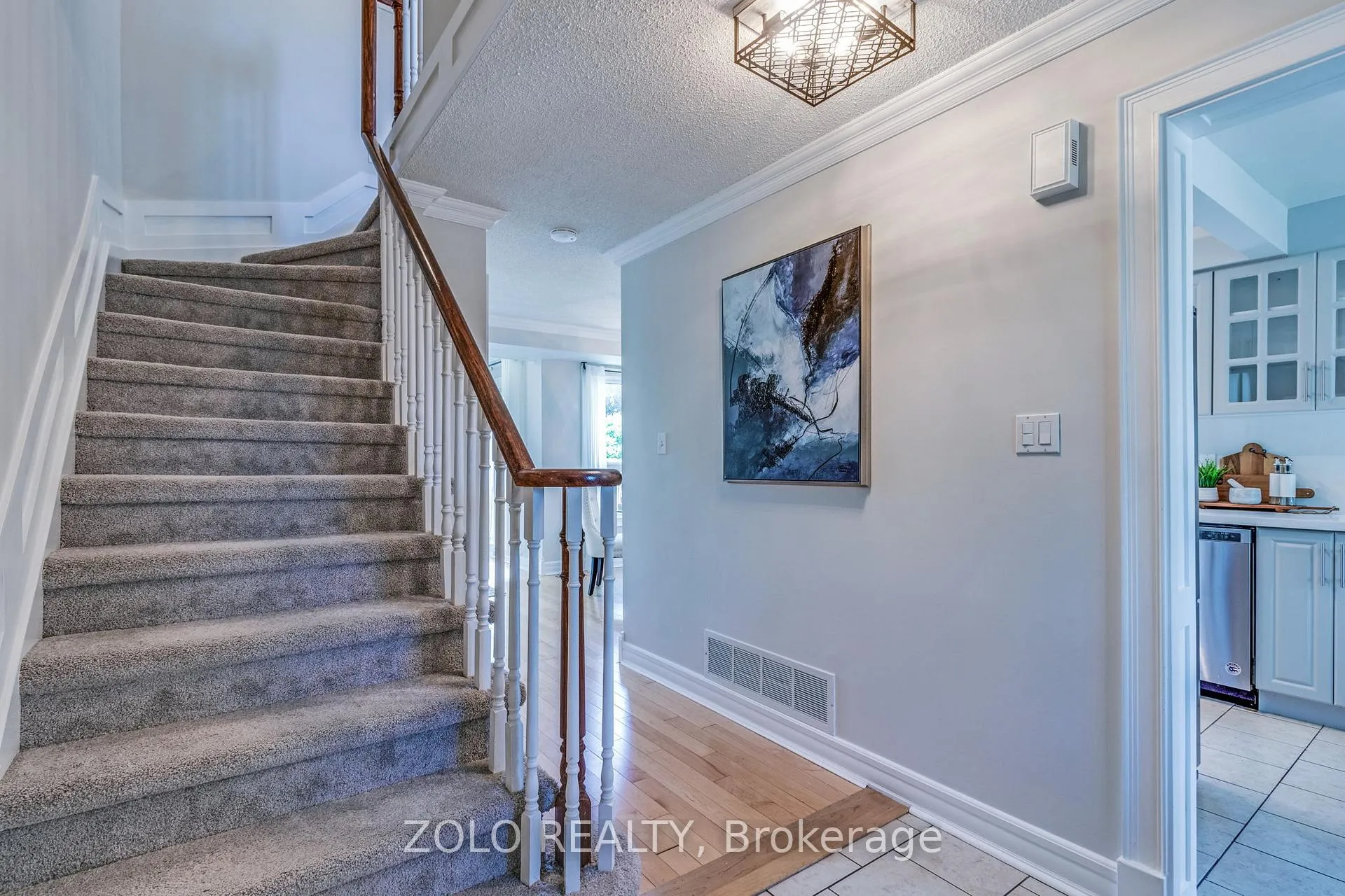Photo 3 of 710 Hayes Avenue, Oshawa, Pinecrest — HOMEH