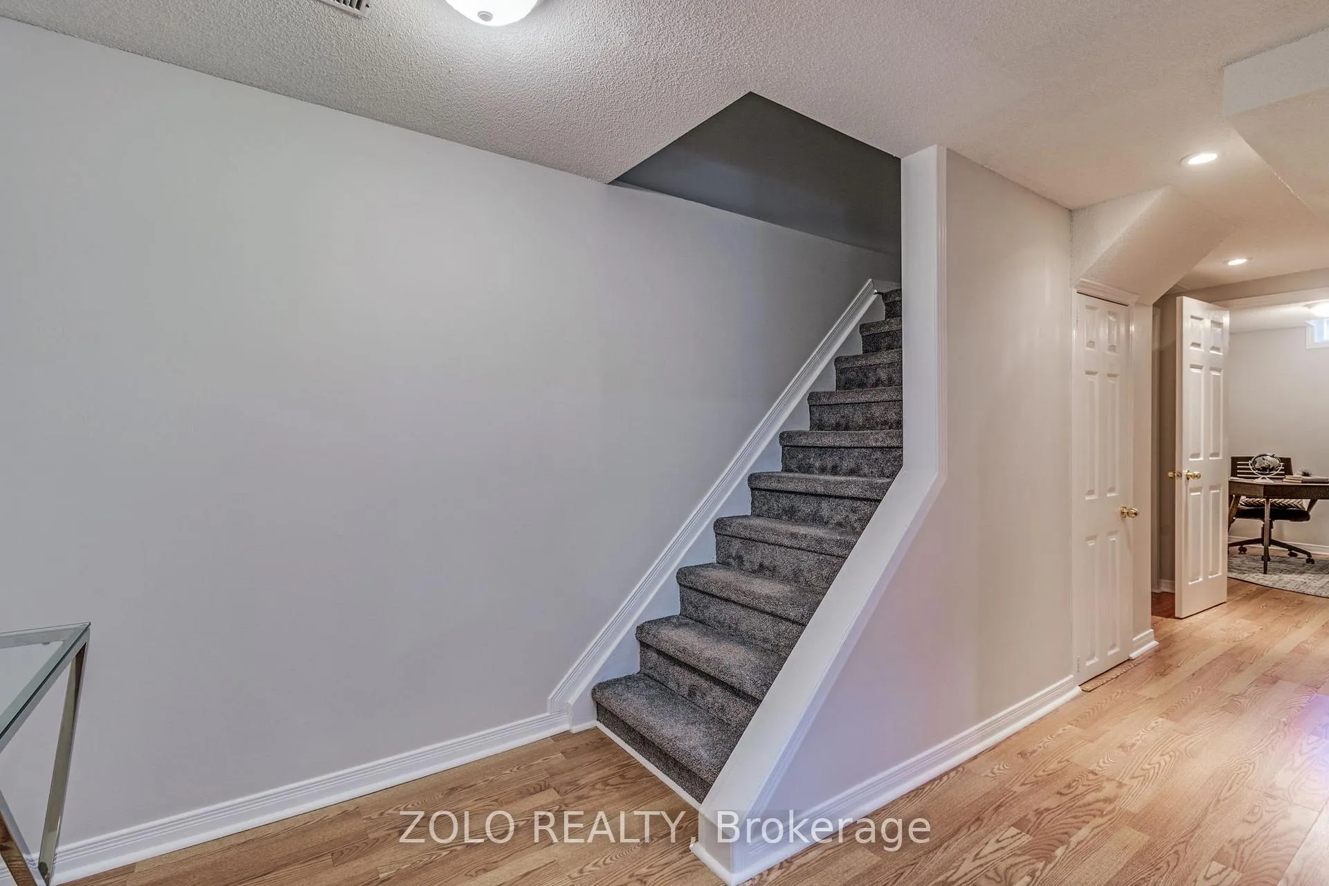 Photo 12 of 710 Hayes Avenue, Oshawa, Pinecrest — HOMEH