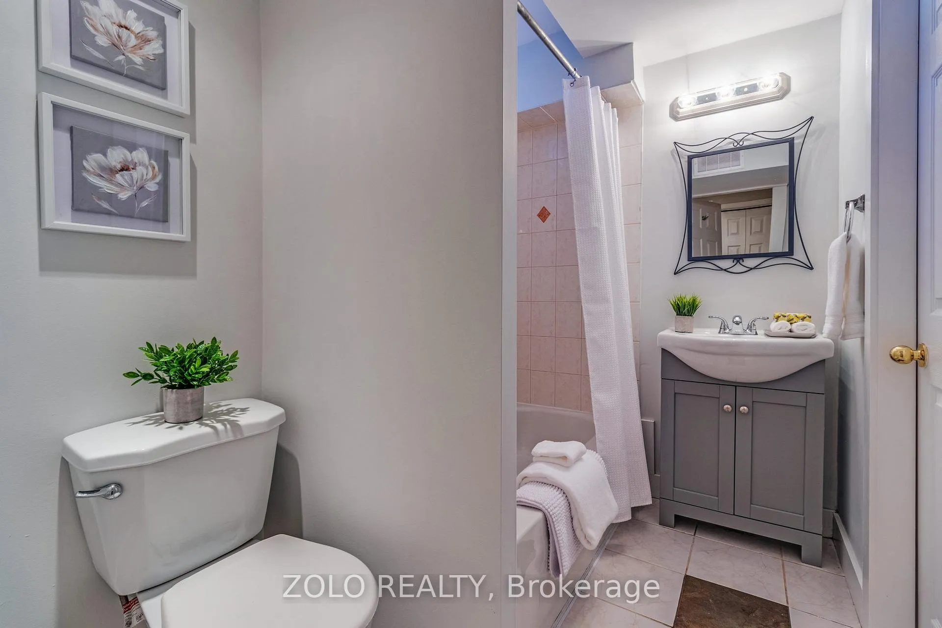 Photo 16 of 710 Hayes Avenue, Oshawa, Pinecrest — HOMEH