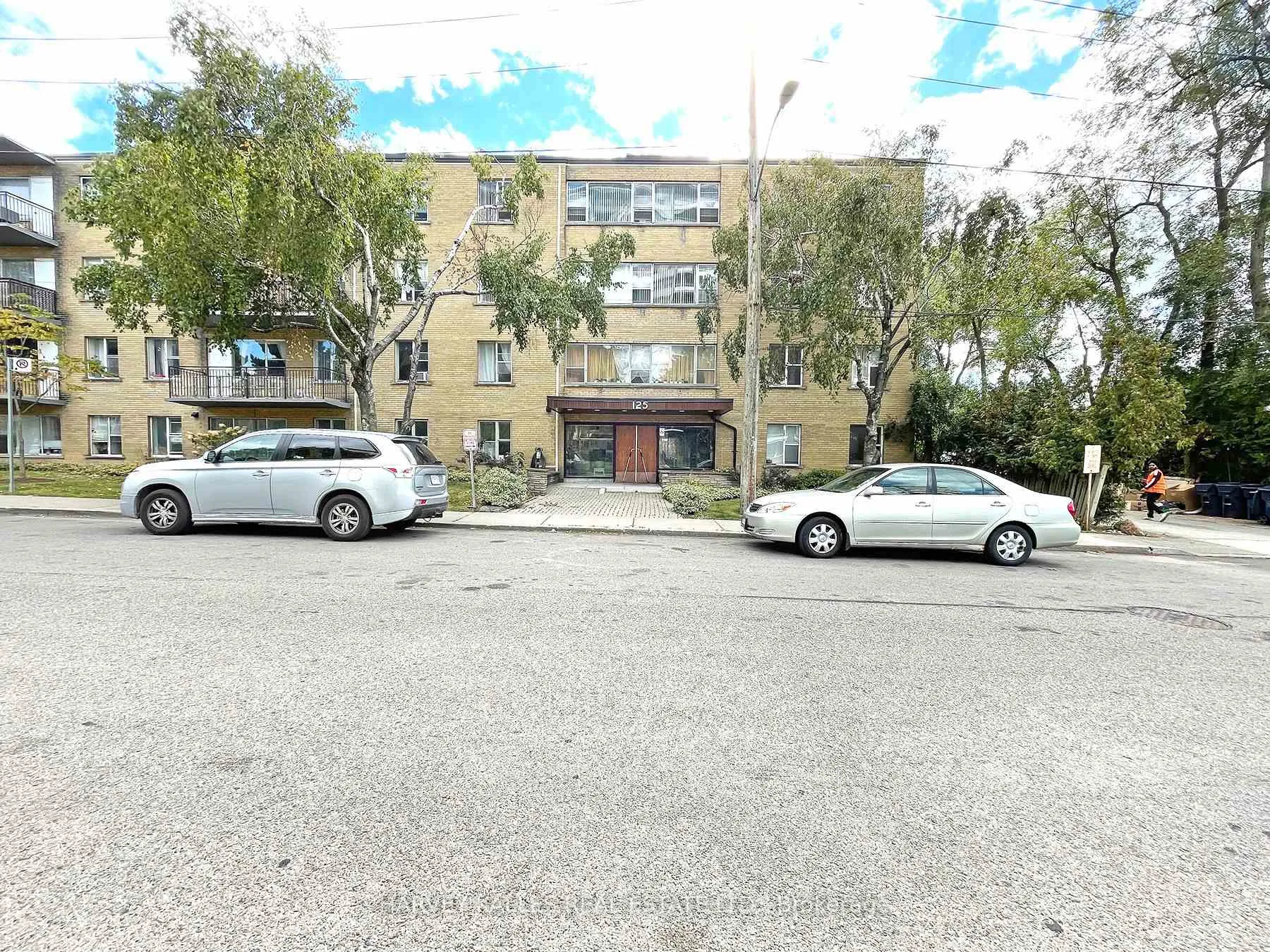 Front of Unit 2, 125 Shelborne Avenue