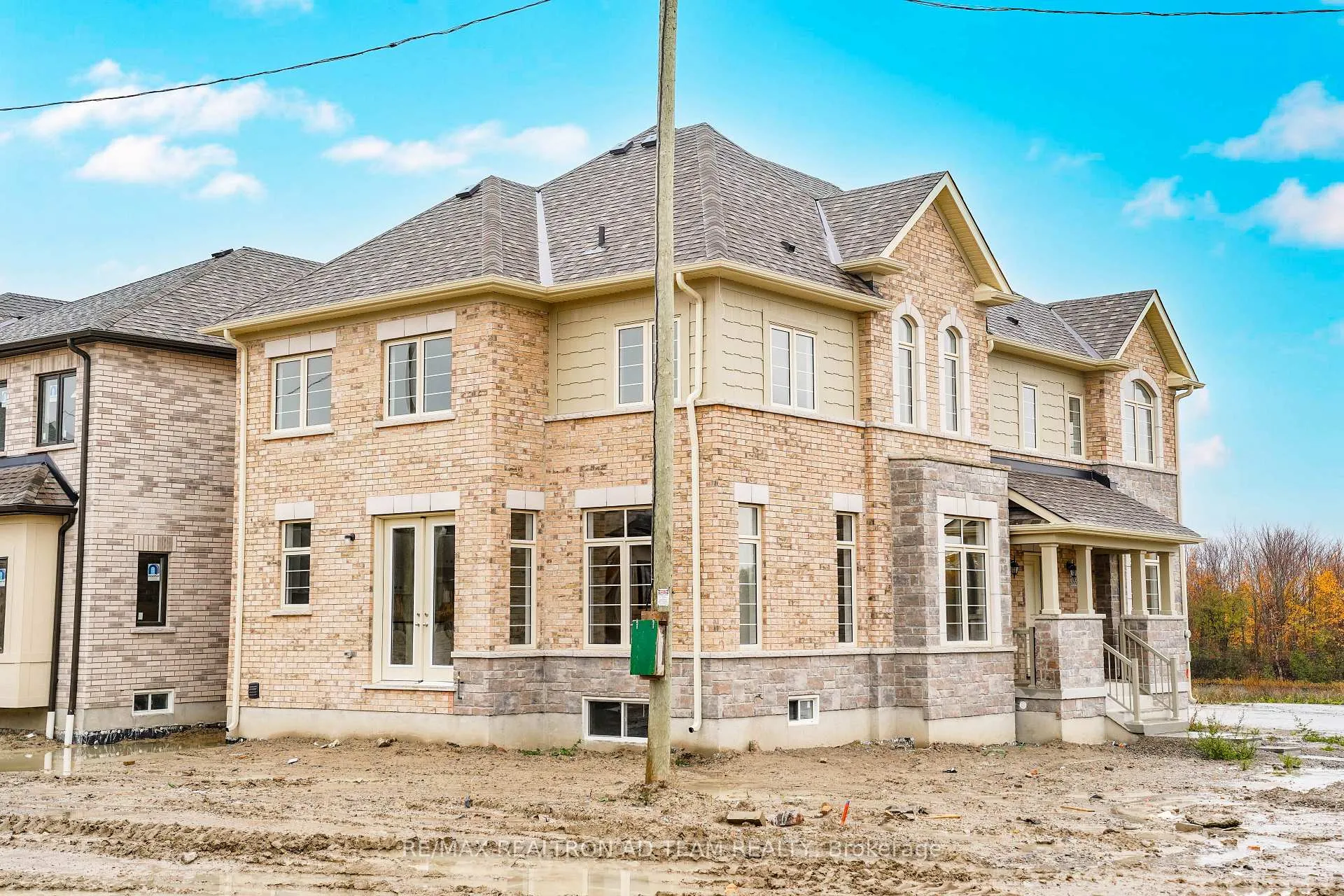 Photo 4 of 3035 Turtlecreek Place, Pickering, Rural Pickering — HOMEH