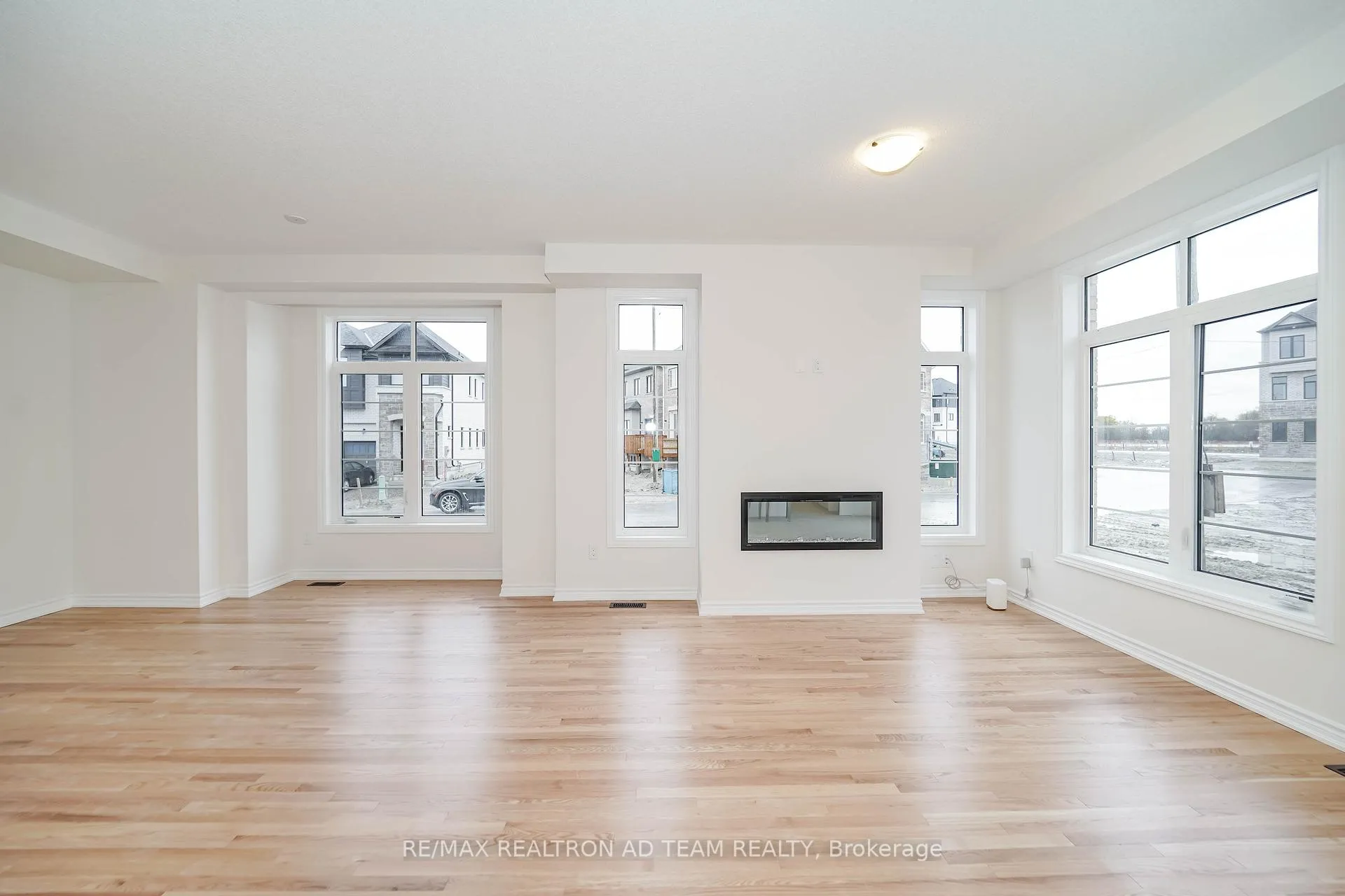 Photo 10 of 3035 Turtlecreek Place, Pickering, Rural Pickering — HOMEH