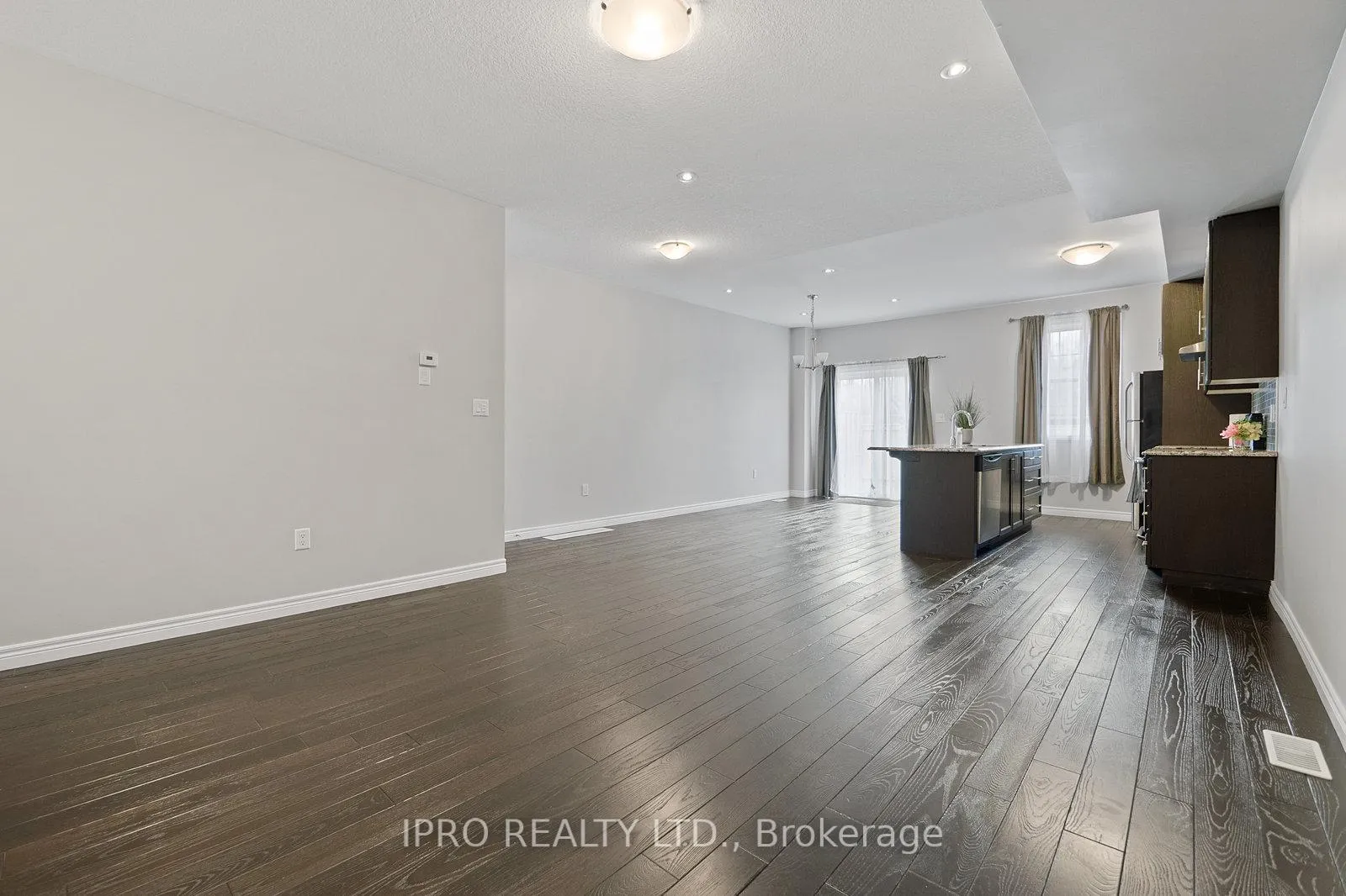 Photo 9 of 30 Robert Peel Road, Kitchener, Mount Hope Huron Park — HOMEH