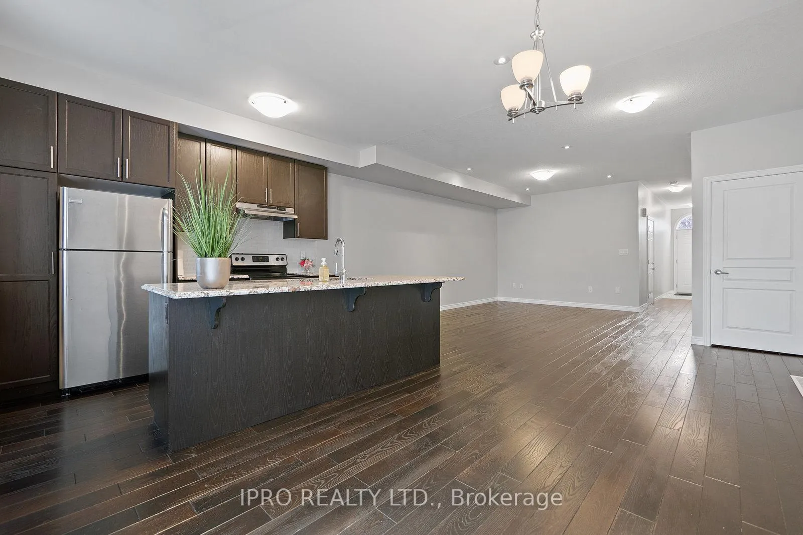 Photo 14 of 30 Robert Peel Road, Kitchener, Mount Hope Huron Park — HOMEH