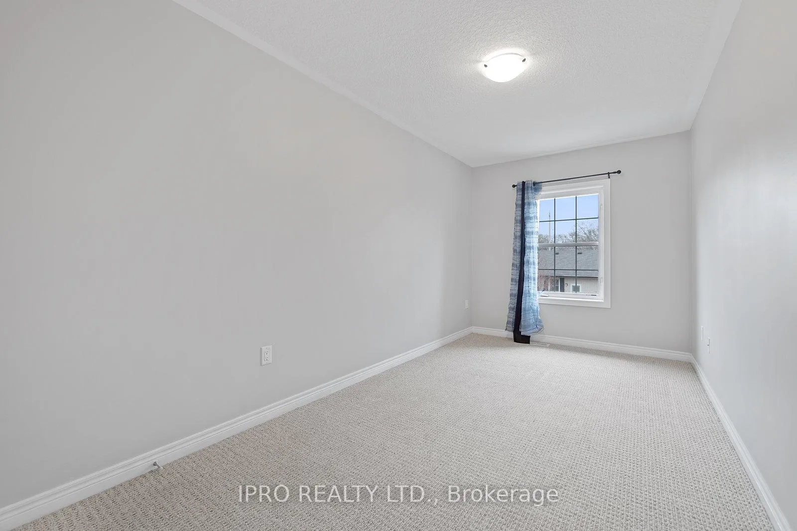 Photo 21 of 30 Robert Peel Road, Kitchener, Mount Hope Huron Park — HOMEH