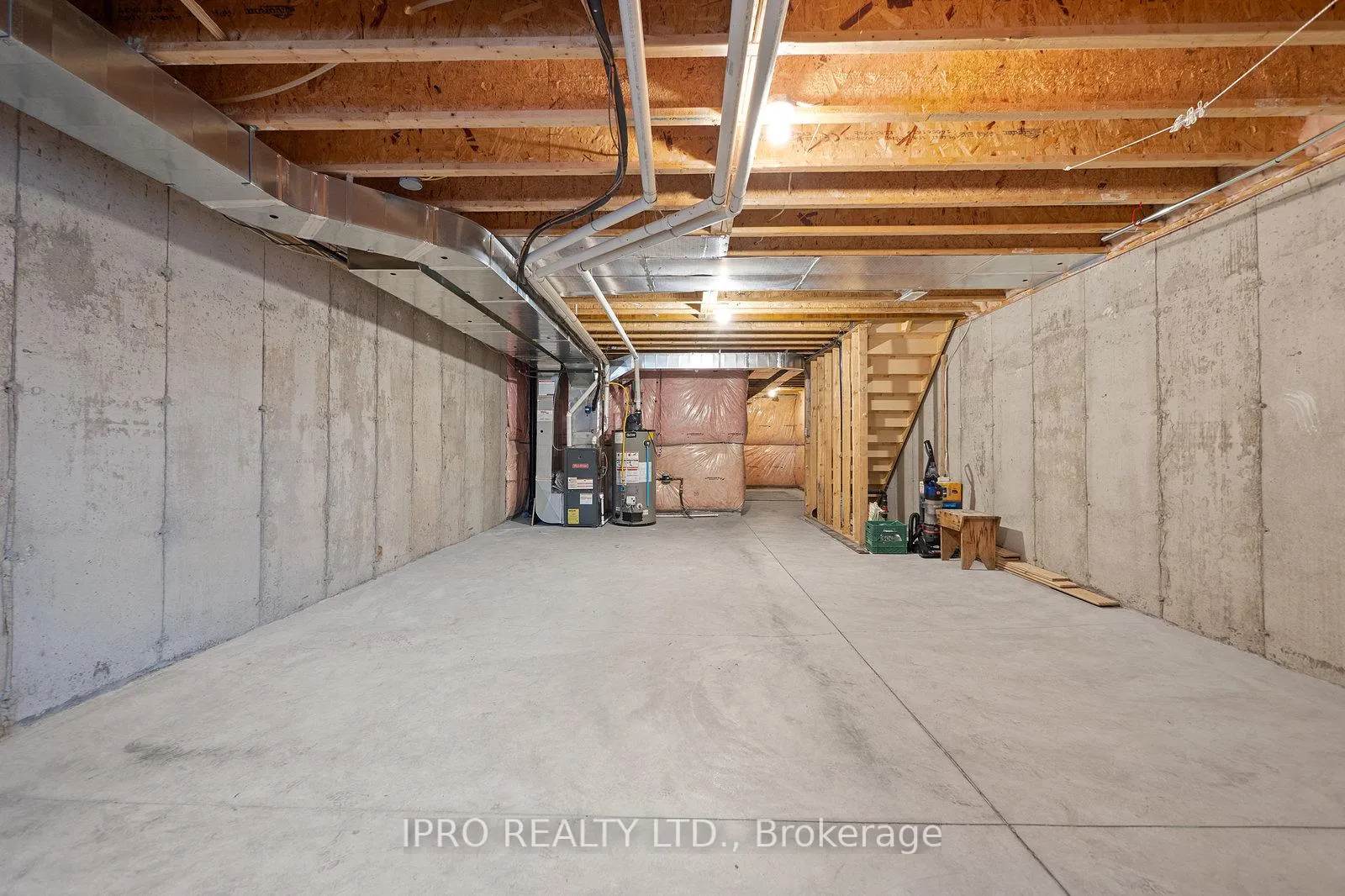 Photo 36 of 30 Robert Peel Road, Kitchener, Mount Hope Huron Park — HOMEH