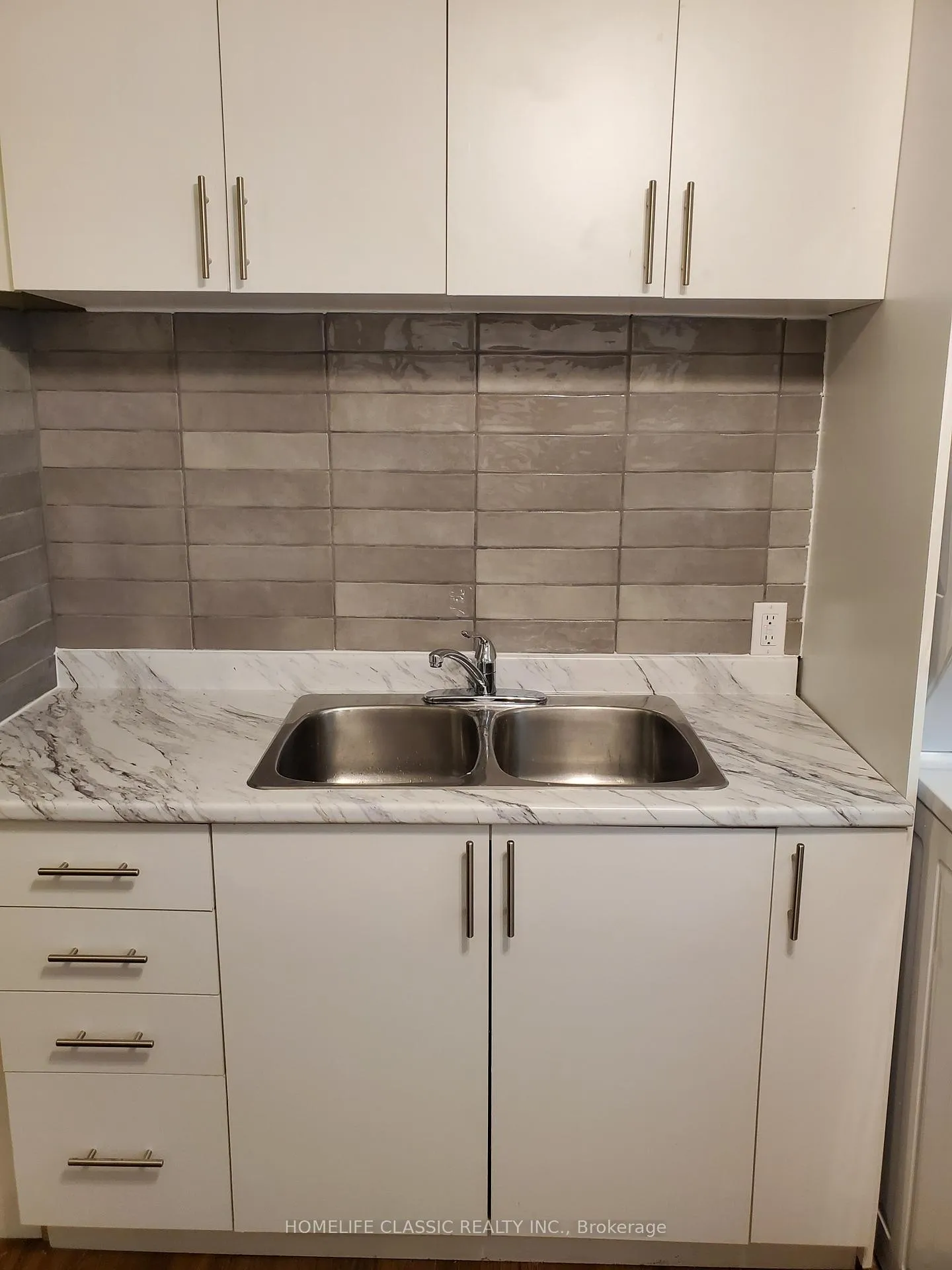 Photo 4 of Unit 2, 396 Simcoe Street, Brock, Beaverton — HOMEH
