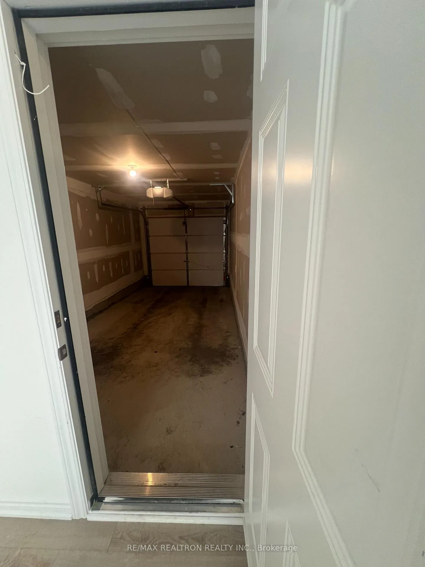 Photo 4 of 9 Imperial College Lane, Markham, Wismer — HOMEH