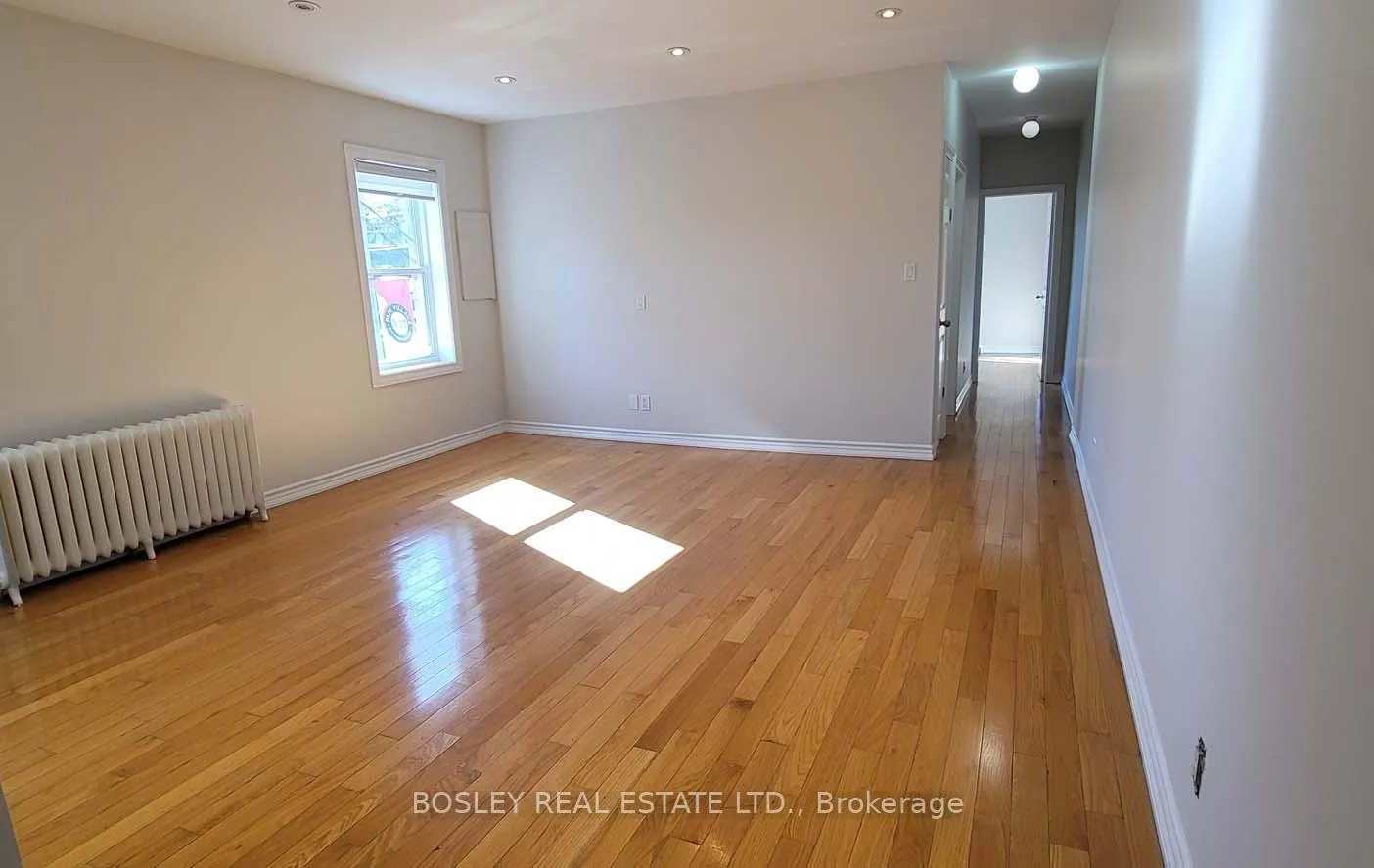 Photo 2 of Unit Upper, 1023 Pape Avenue, Toronto, Danforth Village-East York — HOMEH