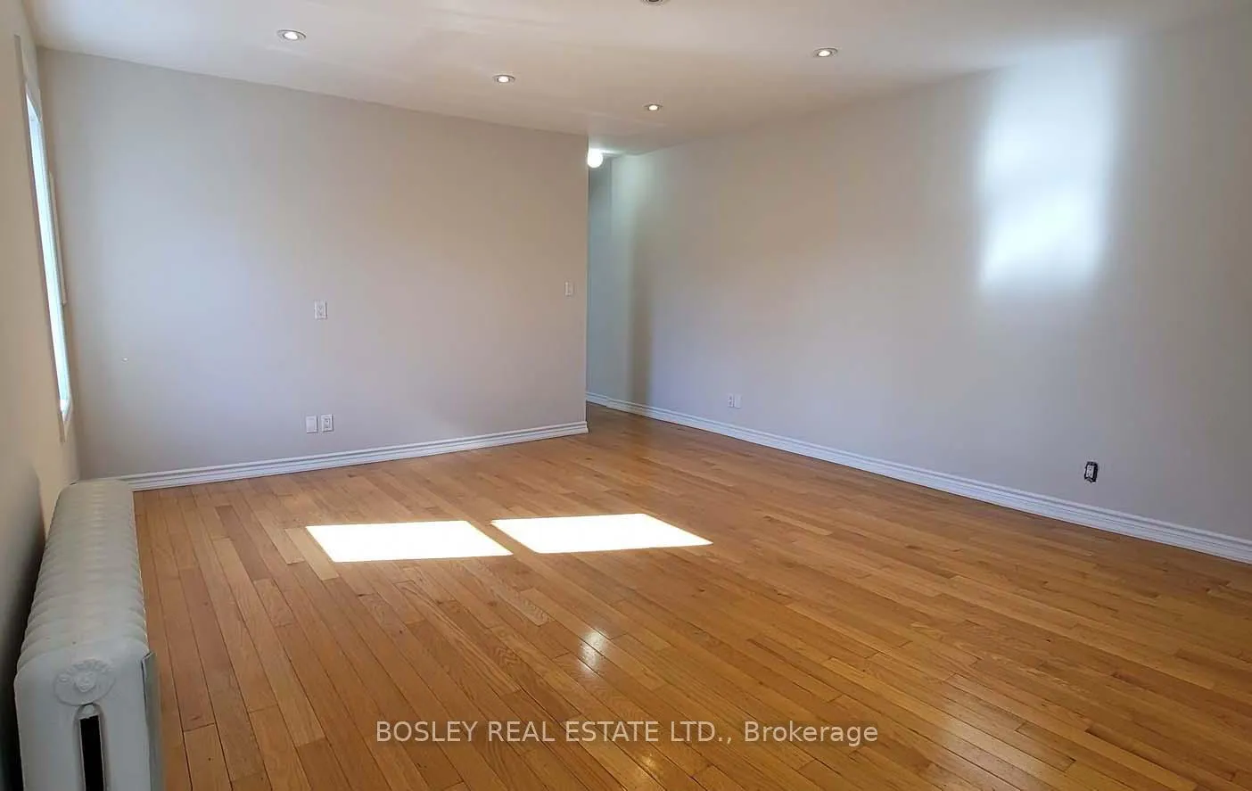 Photo 3 of Unit Upper, 1023 Pape Avenue, Toronto, Danforth Village-East York — HOMEH