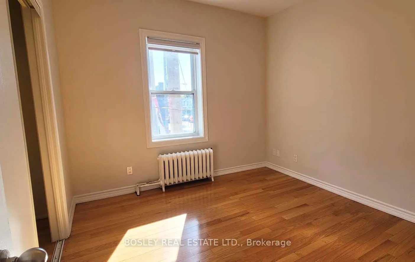 Photo 11 of Unit Upper, 1023 Pape Avenue, Toronto, Danforth Village-East York — HOMEH