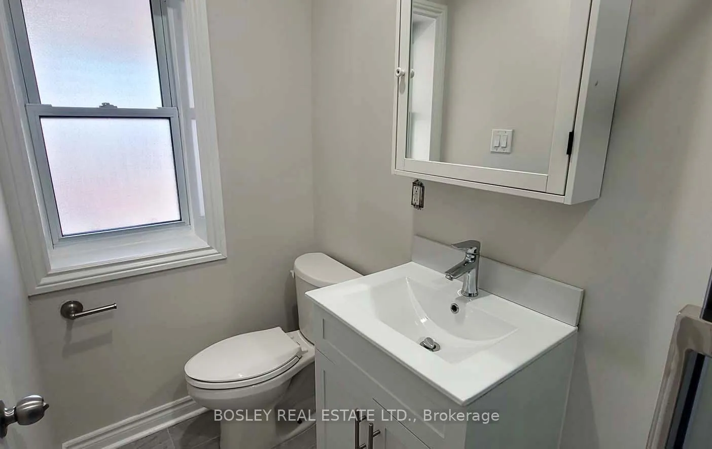 Photo 13 of Unit Upper, 1023 Pape Avenue, Toronto, Danforth Village-East York — HOMEH