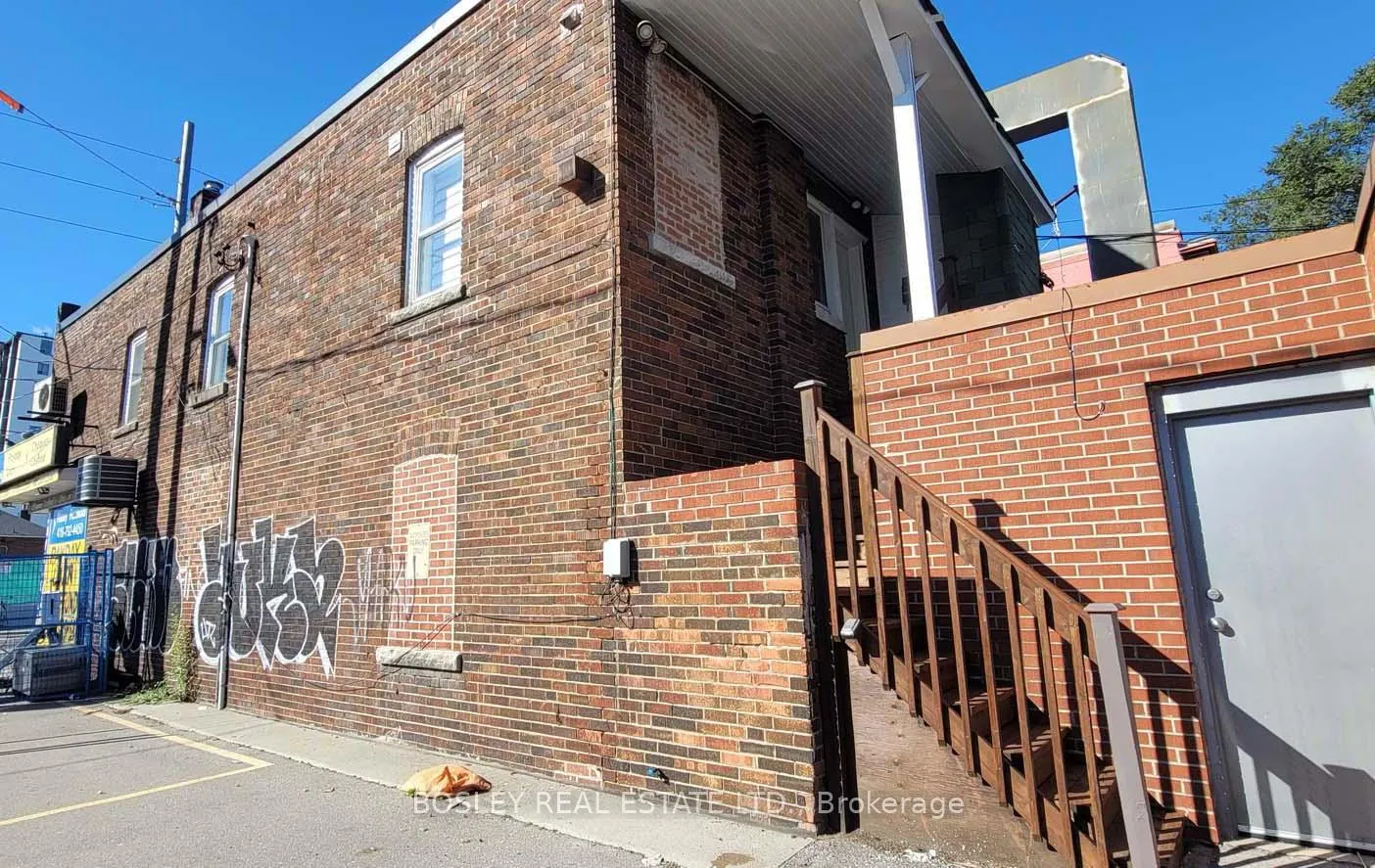 Photo 14 of Unit Upper, 1023 Pape Avenue, Toronto, Danforth Village-East York — HOMEH