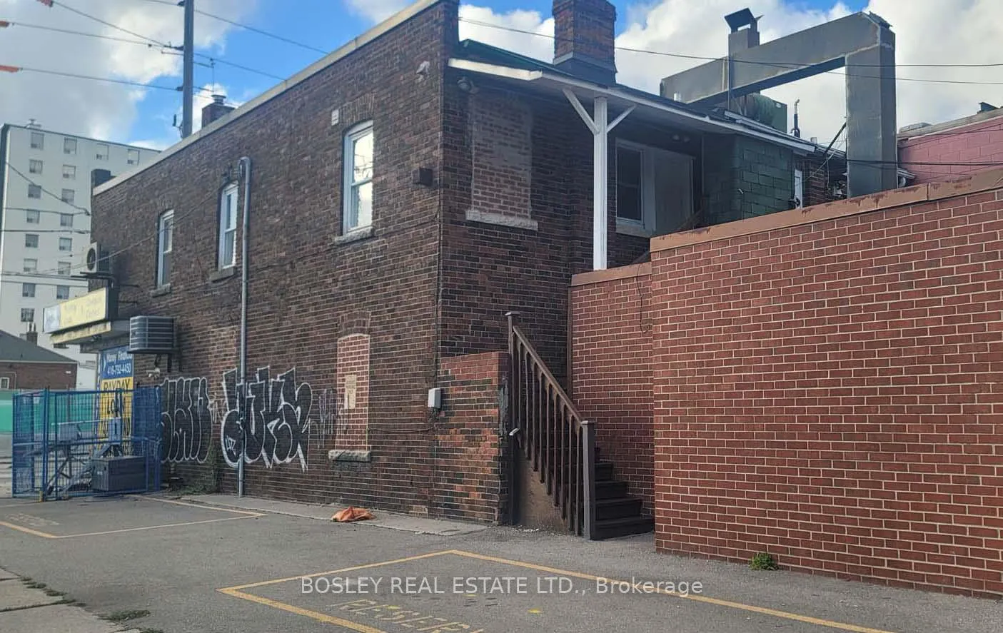 Photo 15 of Unit Upper, 1023 Pape Avenue, Toronto, Danforth Village-East York — HOMEH