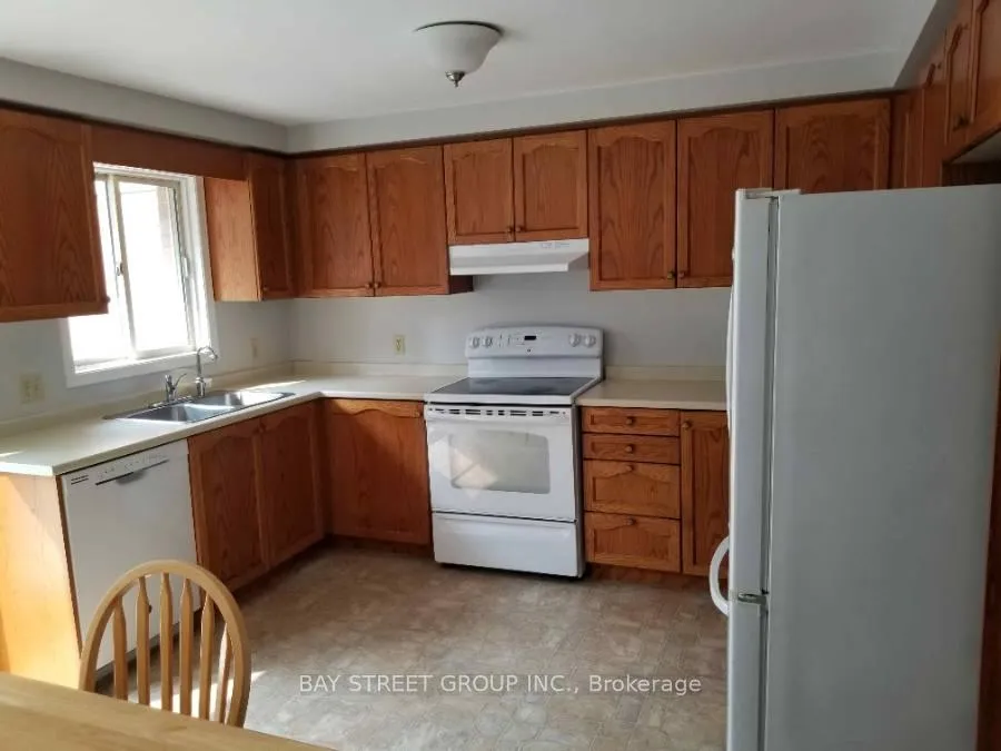 Photo 2 of 423 Timbercroft Crescent, Waterloo — HOMEH