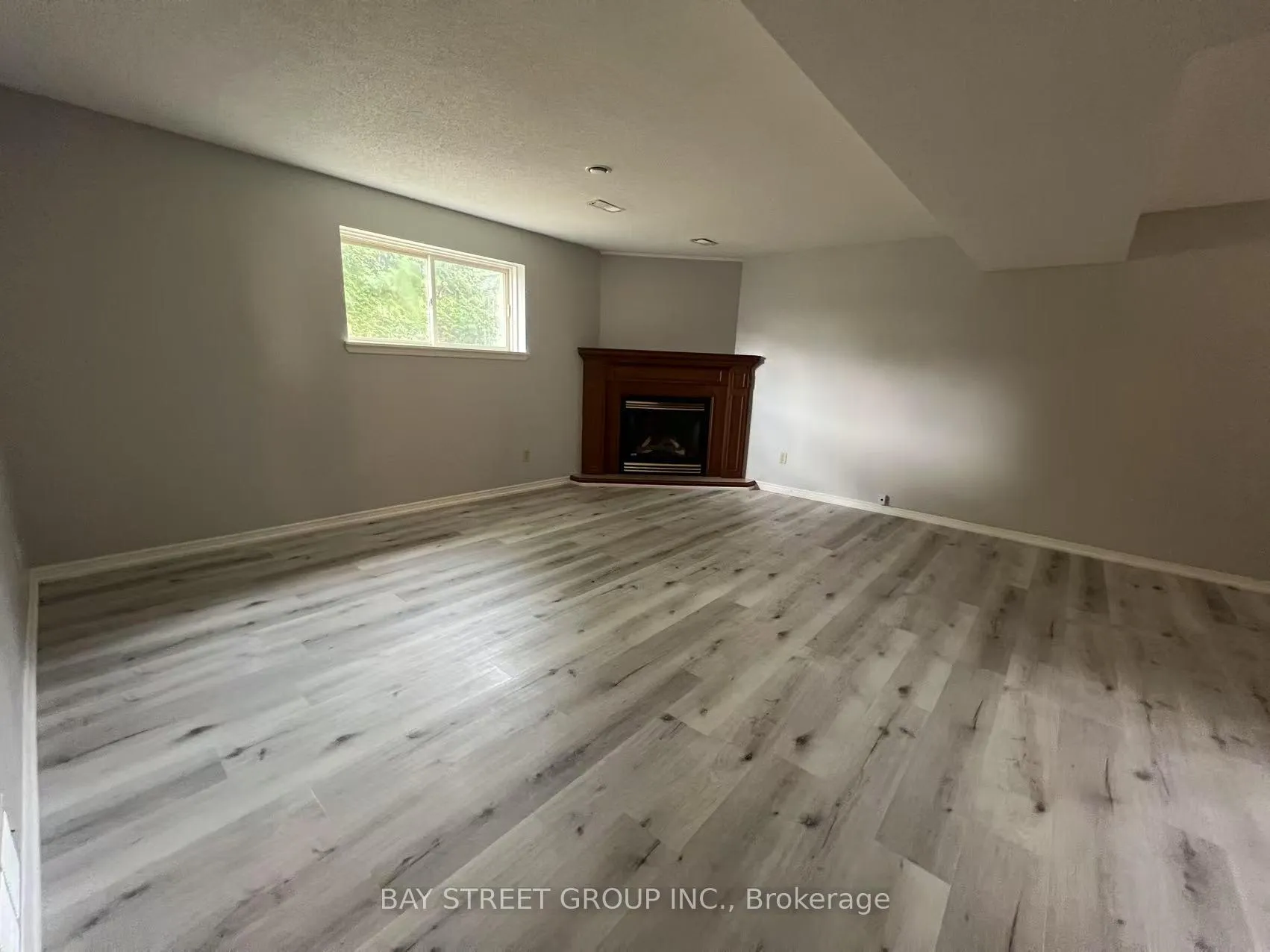 Photo 9 of 423 Timbercroft Crescent, Waterloo — HOMEH