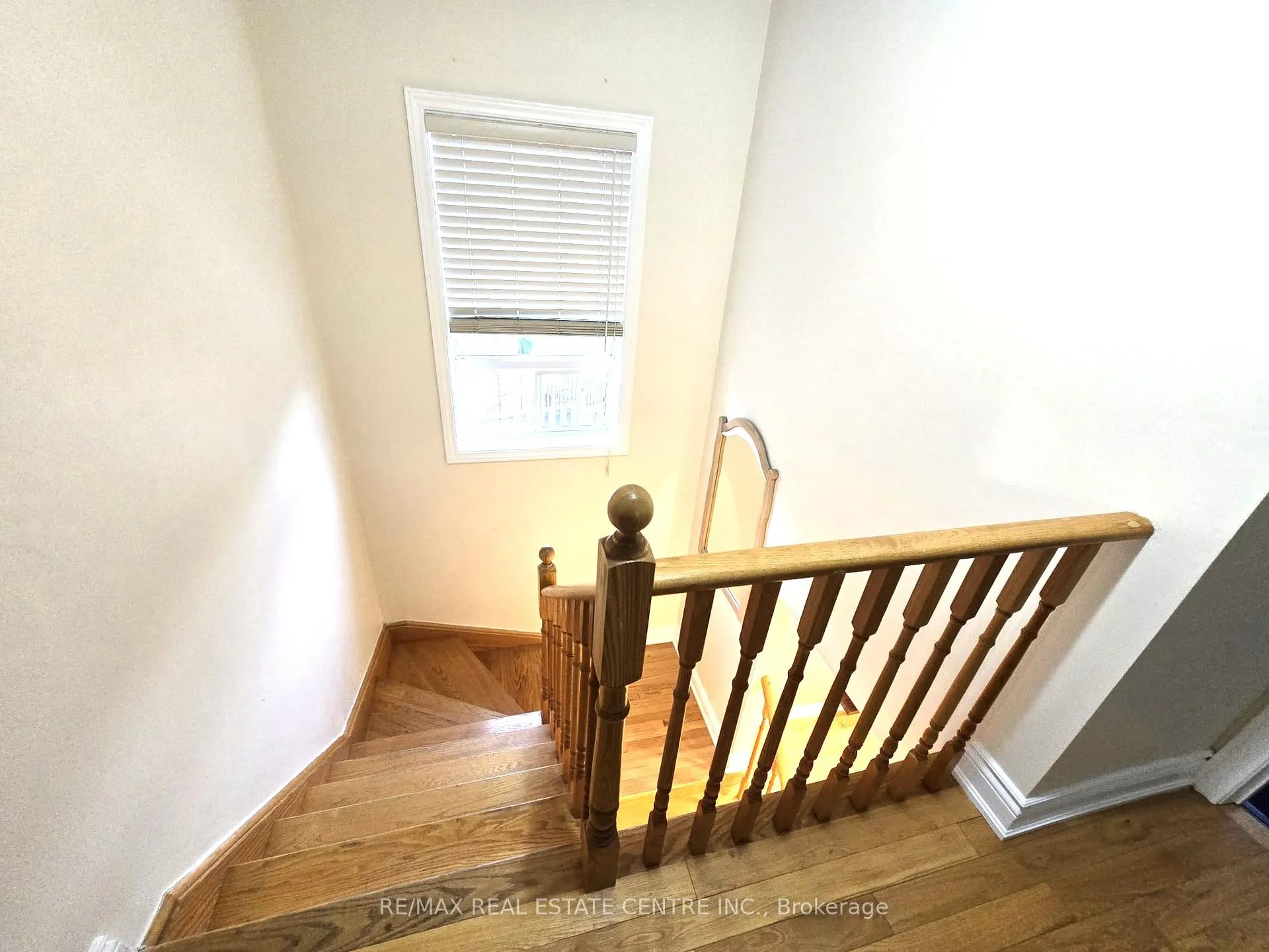 Photo 12 of 25 Commodore Drive, Brampton, Credit Valley — HOMEH