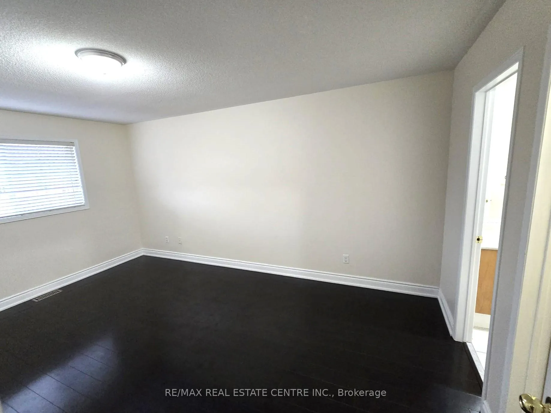 Photo 15 of 25 Commodore Drive, Brampton, Credit Valley — HOMEH