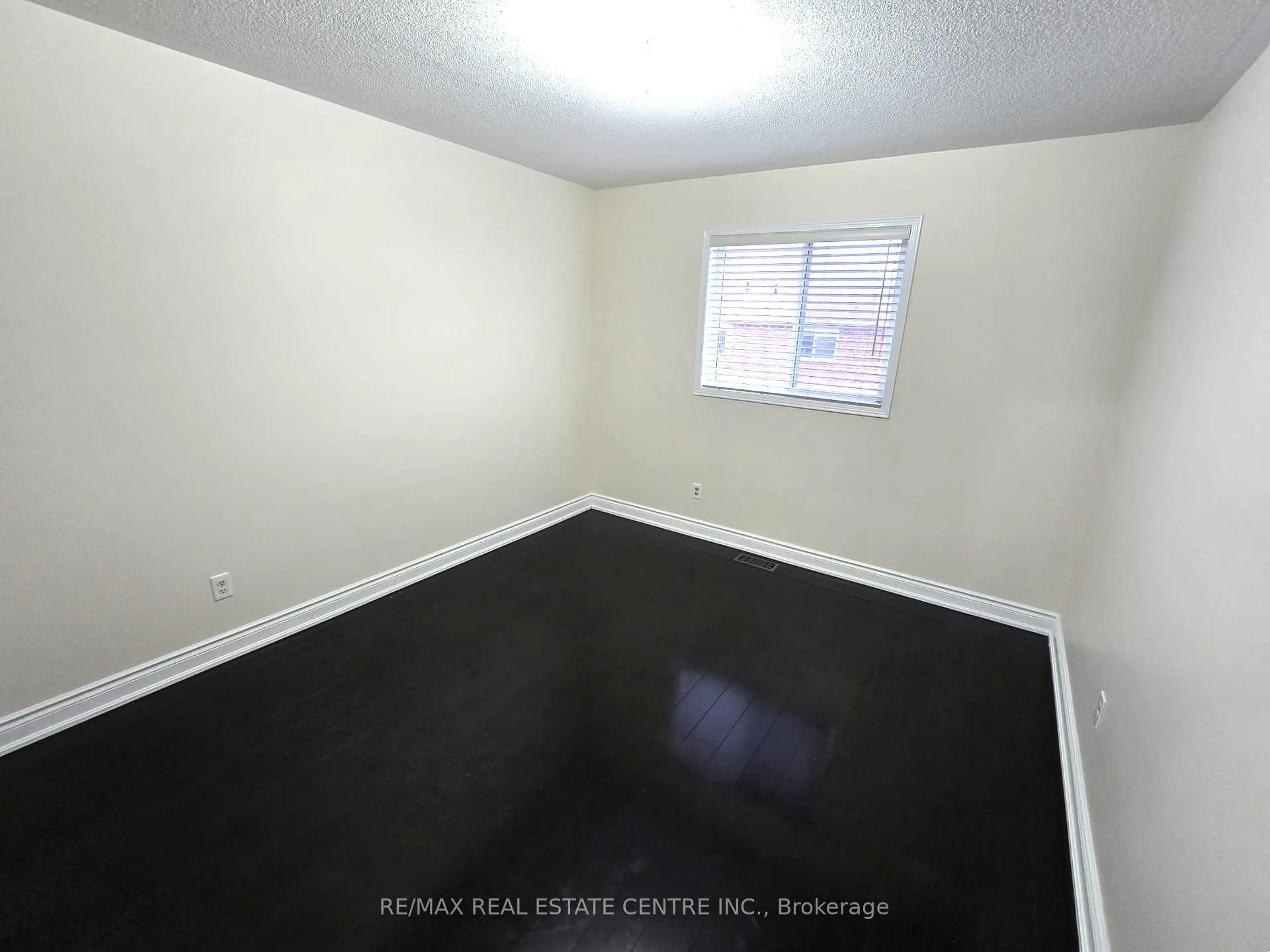 Photo 16 of 25 Commodore Drive, Brampton, Credit Valley — HOMEH