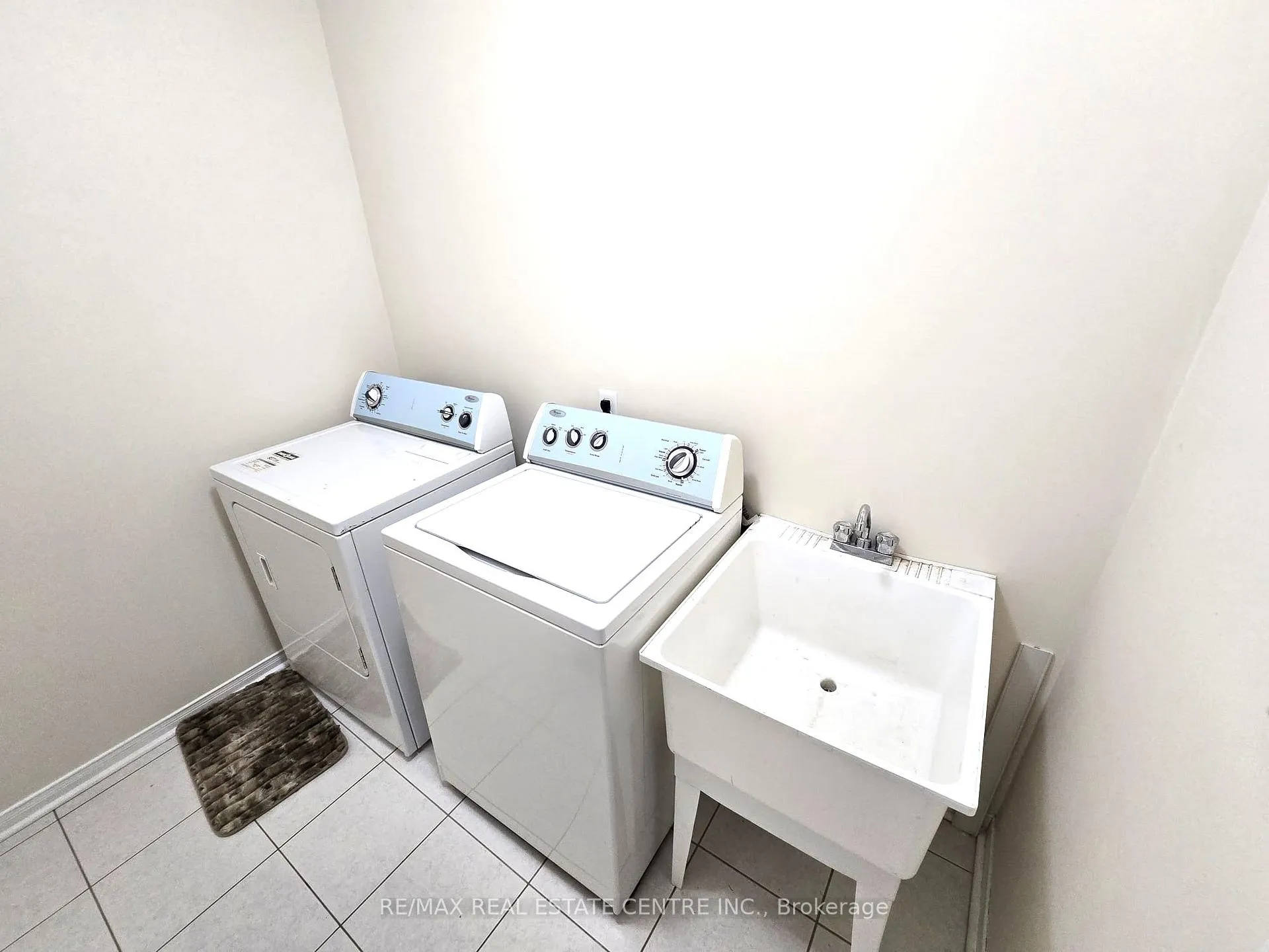 Photo 17 of 25 Commodore Drive, Brampton, Credit Valley — HOMEH