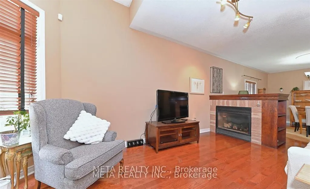 Photo 7 of Unit UPPER, 138 Van scott Drive N, Brampton, Northwest Sandalwood Parkway — HOMEH