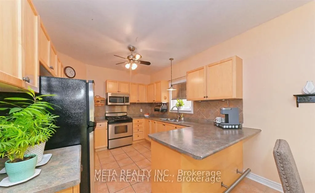 Photo 11 of Unit UPPER, 138 Van scott Drive N, Brampton, Northwest Sandalwood Parkway — HOMEH