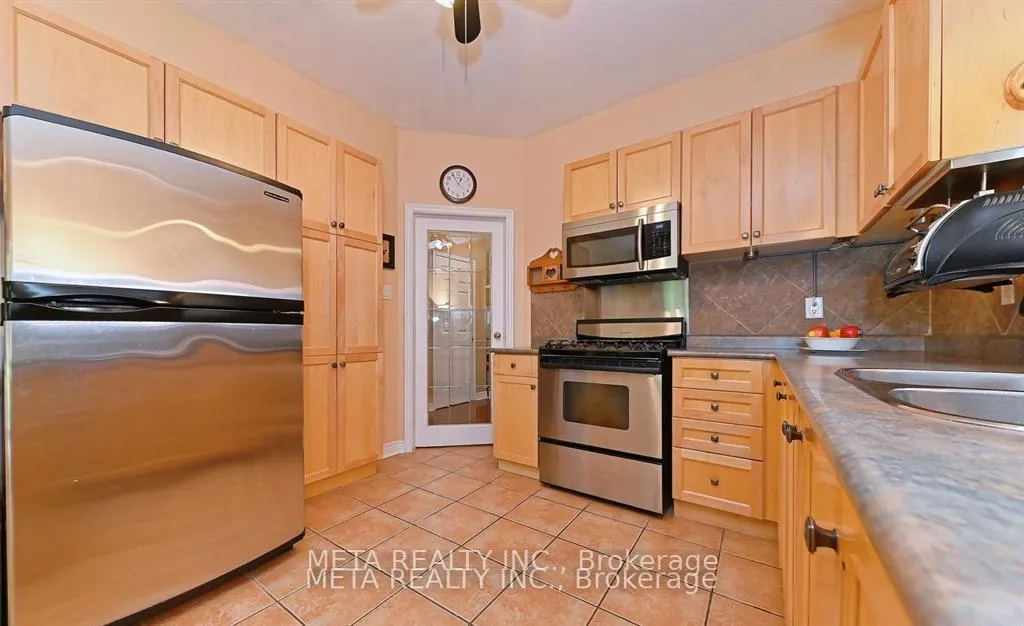 Photo 12 of Unit UPPER, 138 Van scott Drive N, Brampton, Northwest Sandalwood Parkway — HOMEH