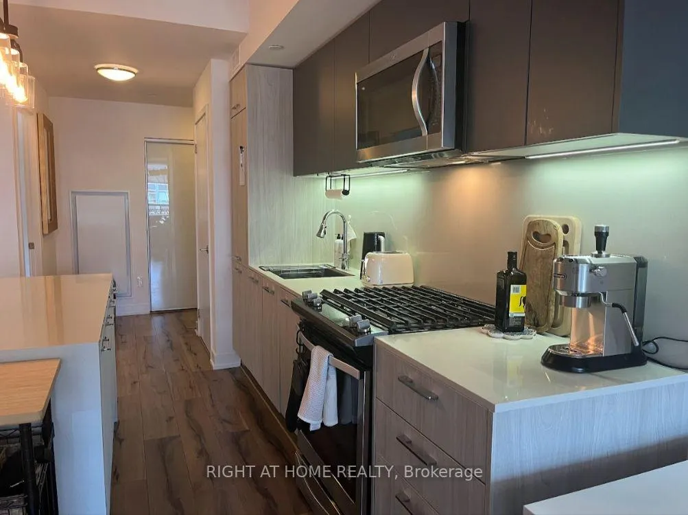 Photo 3 of Unit 508, 665 Kingston Road, Toronto, The Beaches — HOMEH