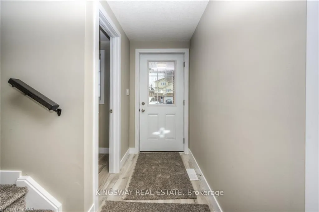 Photo 6 of 1 Highbook St. Street W, Kitchener, Laurentian Hills — HOMEH