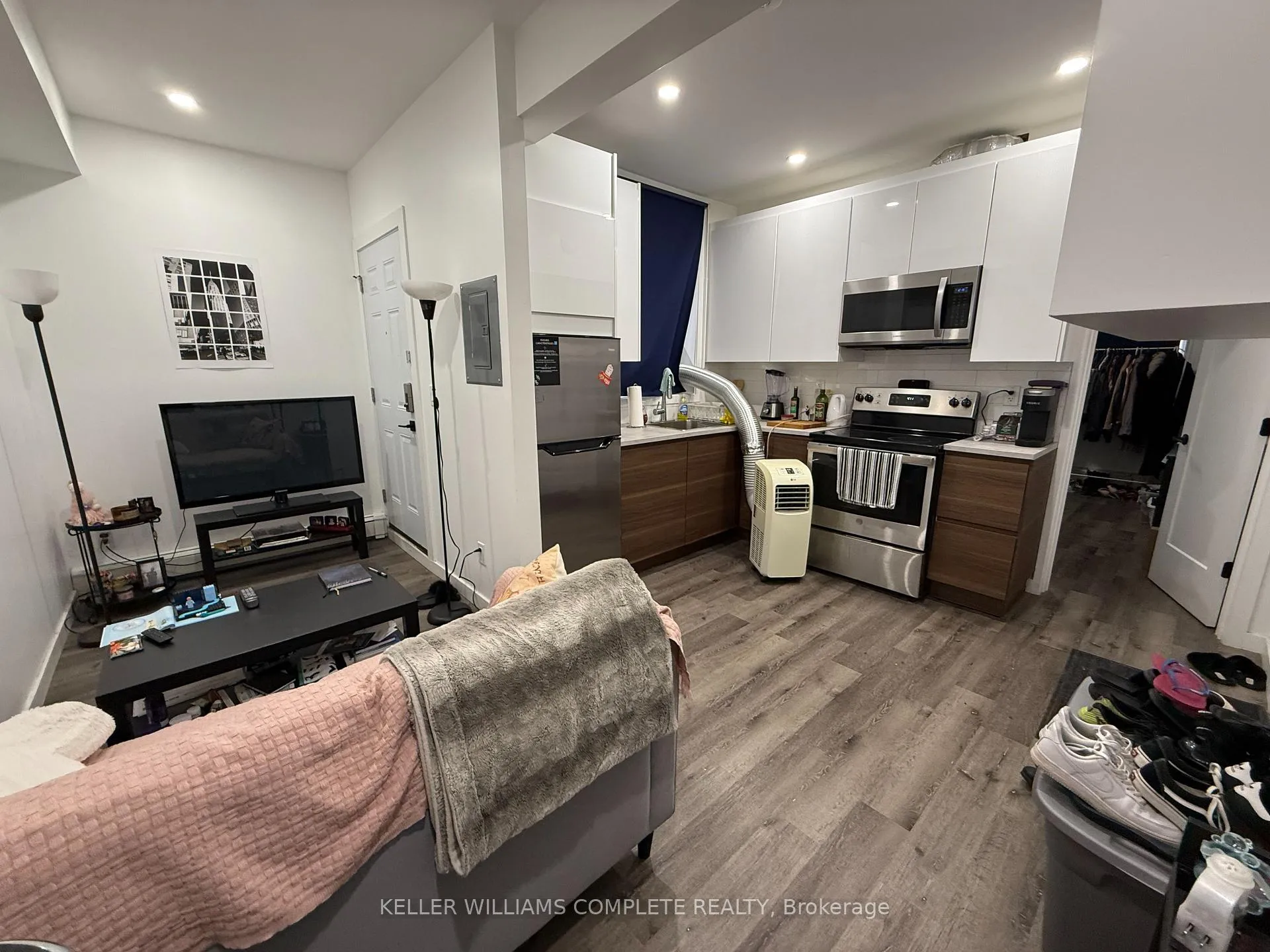 Photo 2 of Unit 1A, 590 Main Street E, Hamilton, Gibson — HOMEH