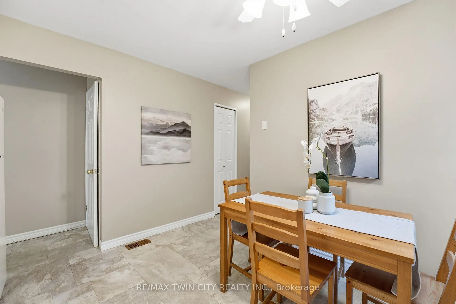 Photo 8 of 11 Hillbrook Crescent, Kitchener — HOMEH
