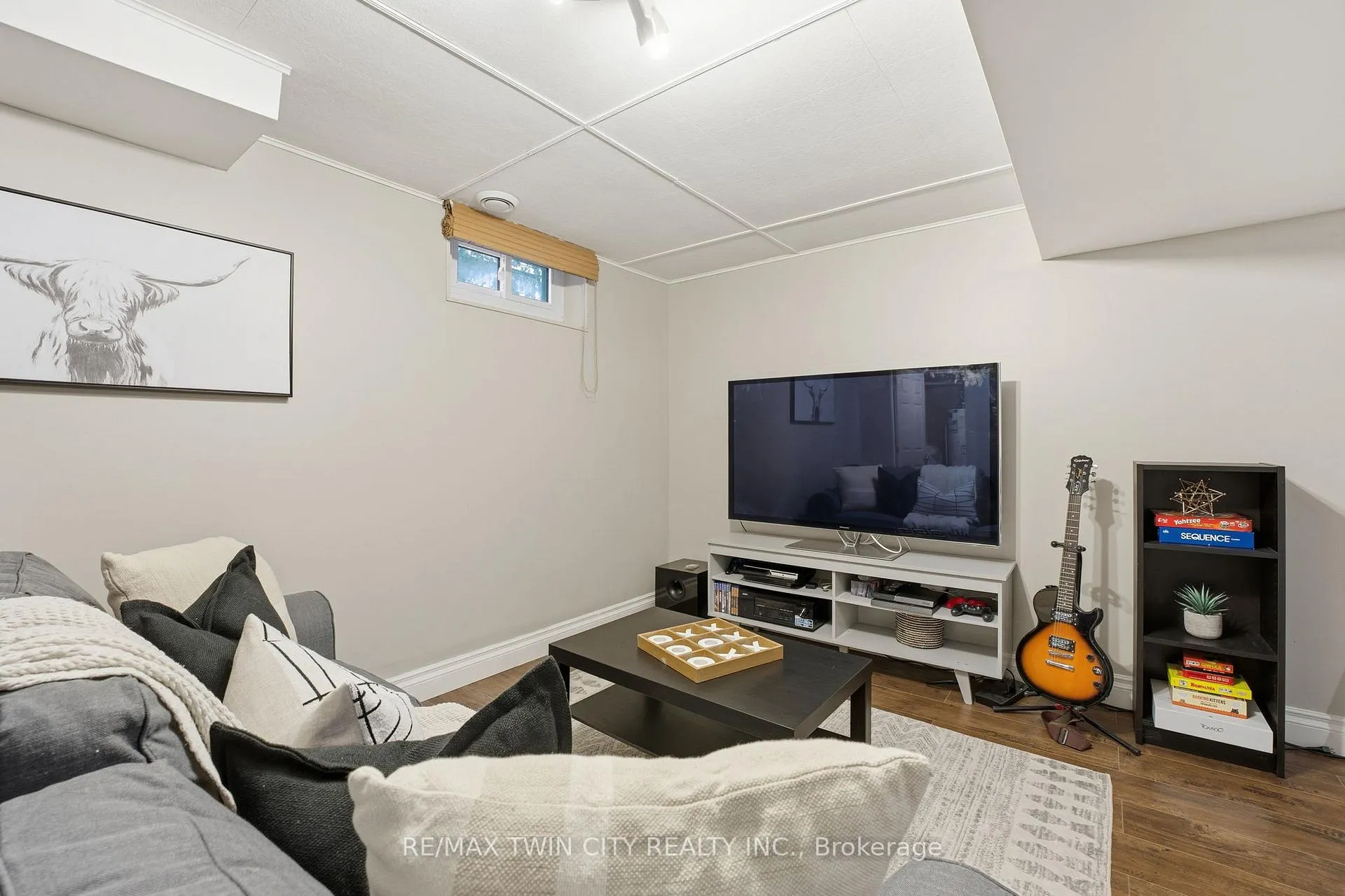 Photo 14 of 11 Hillbrook Crescent, Kitchener — HOMEH
