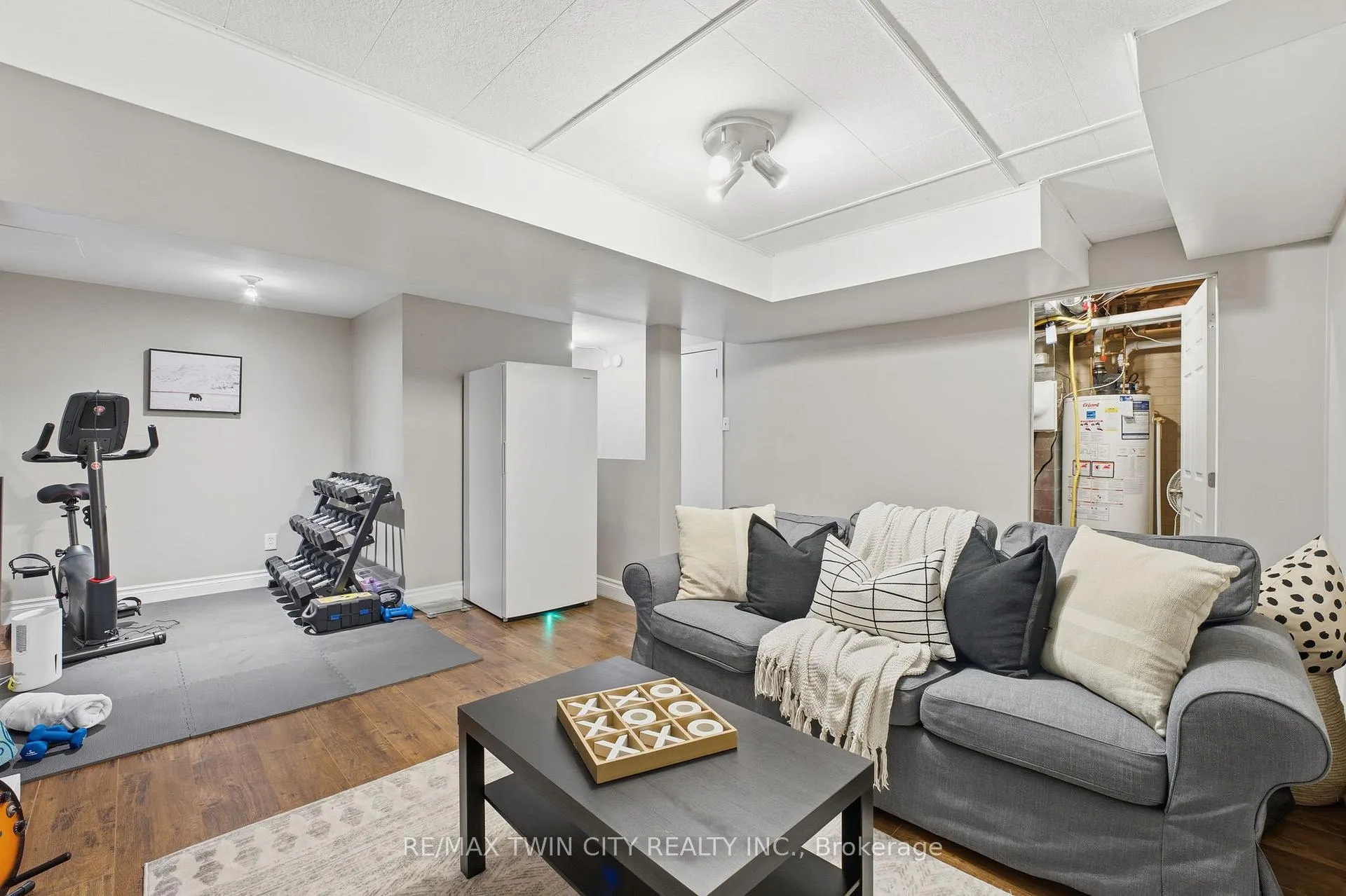 Photo 15 of 11 Hillbrook Crescent, Kitchener — HOMEH
