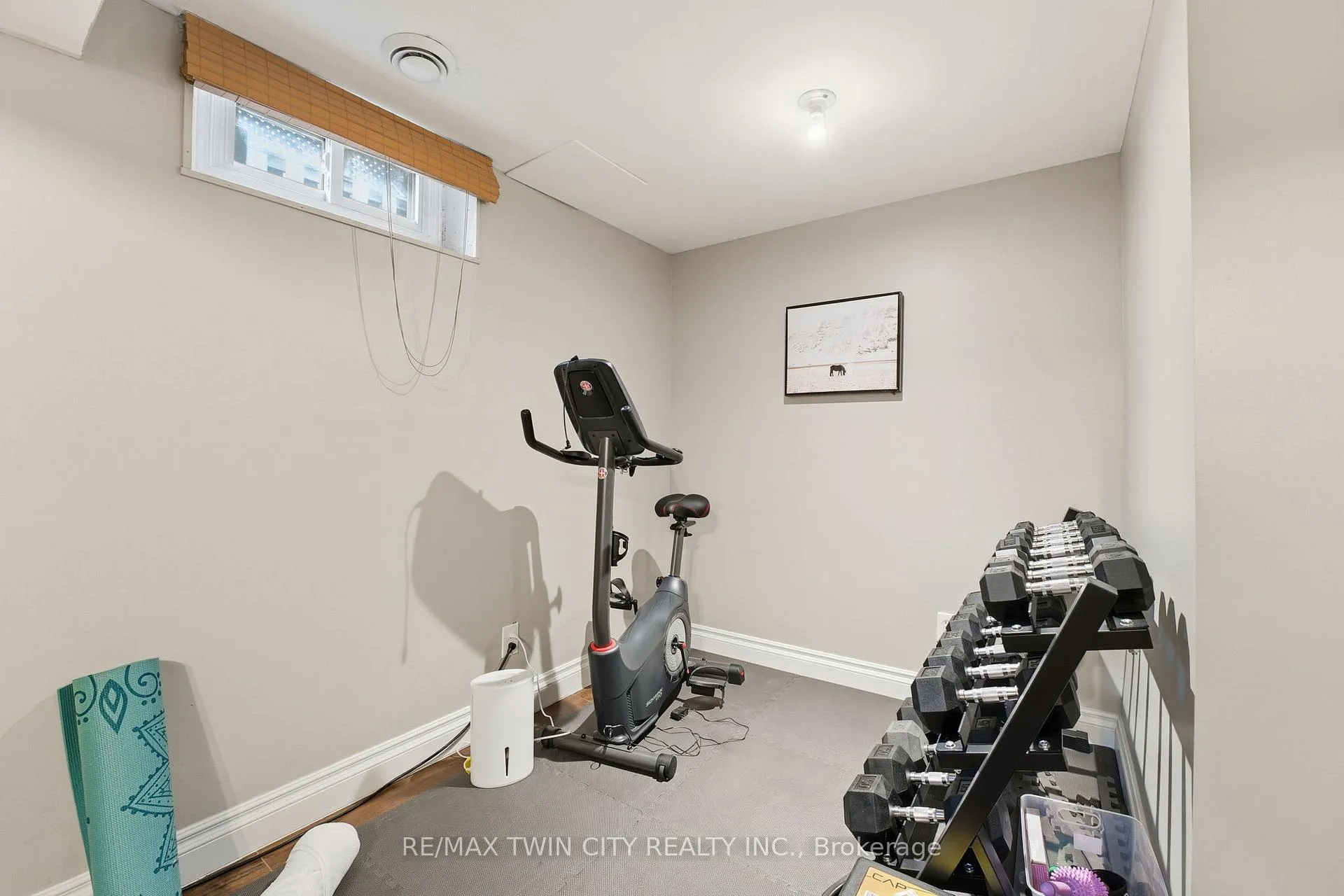 Photo 16 of 11 Hillbrook Crescent, Kitchener — HOMEH
