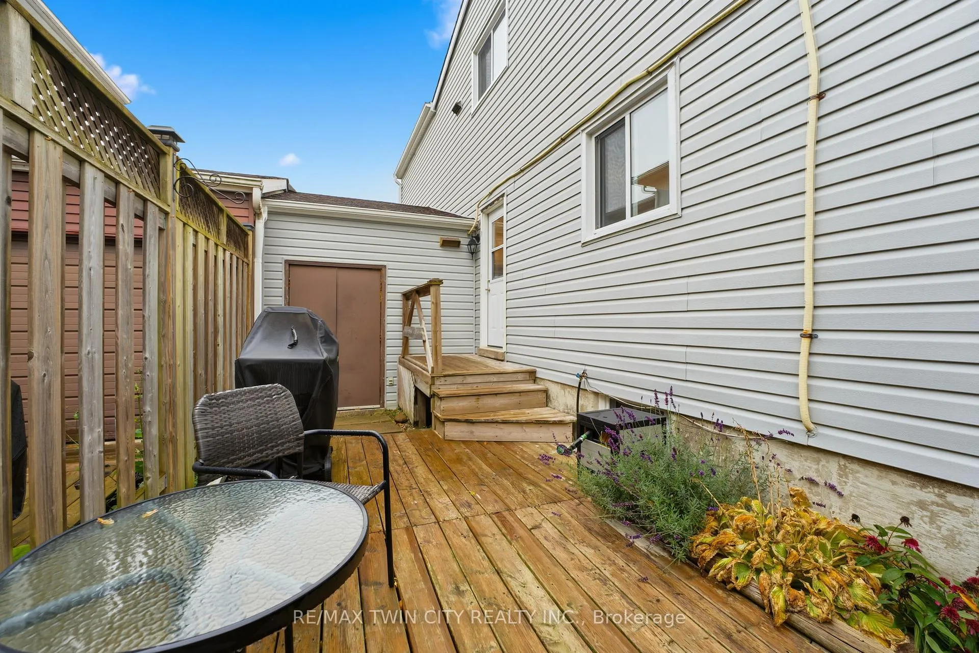 Photo 19 of 11 Hillbrook Crescent, Kitchener — HOMEH