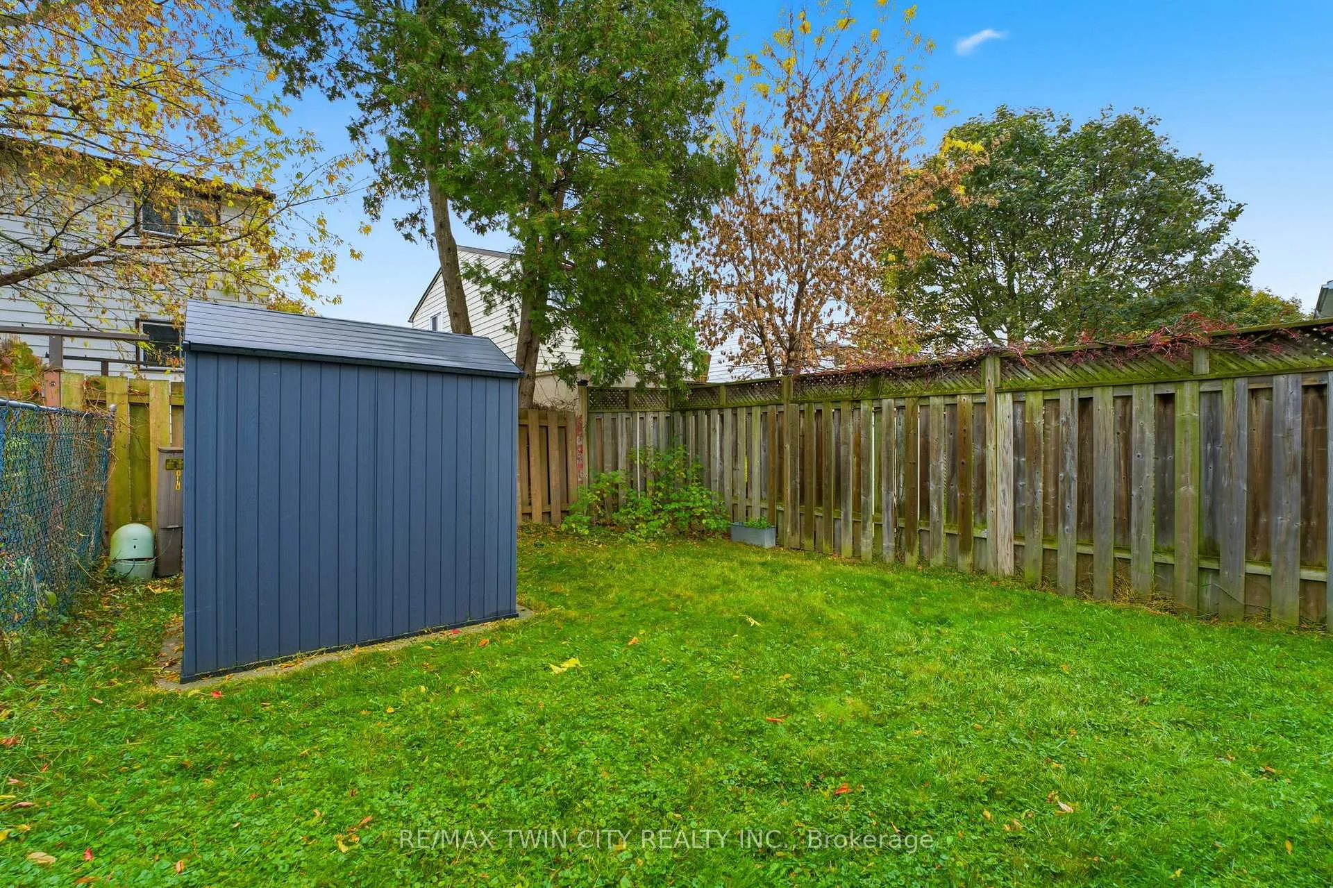 Photo 23 of 11 Hillbrook Crescent, Kitchener — HOMEH
