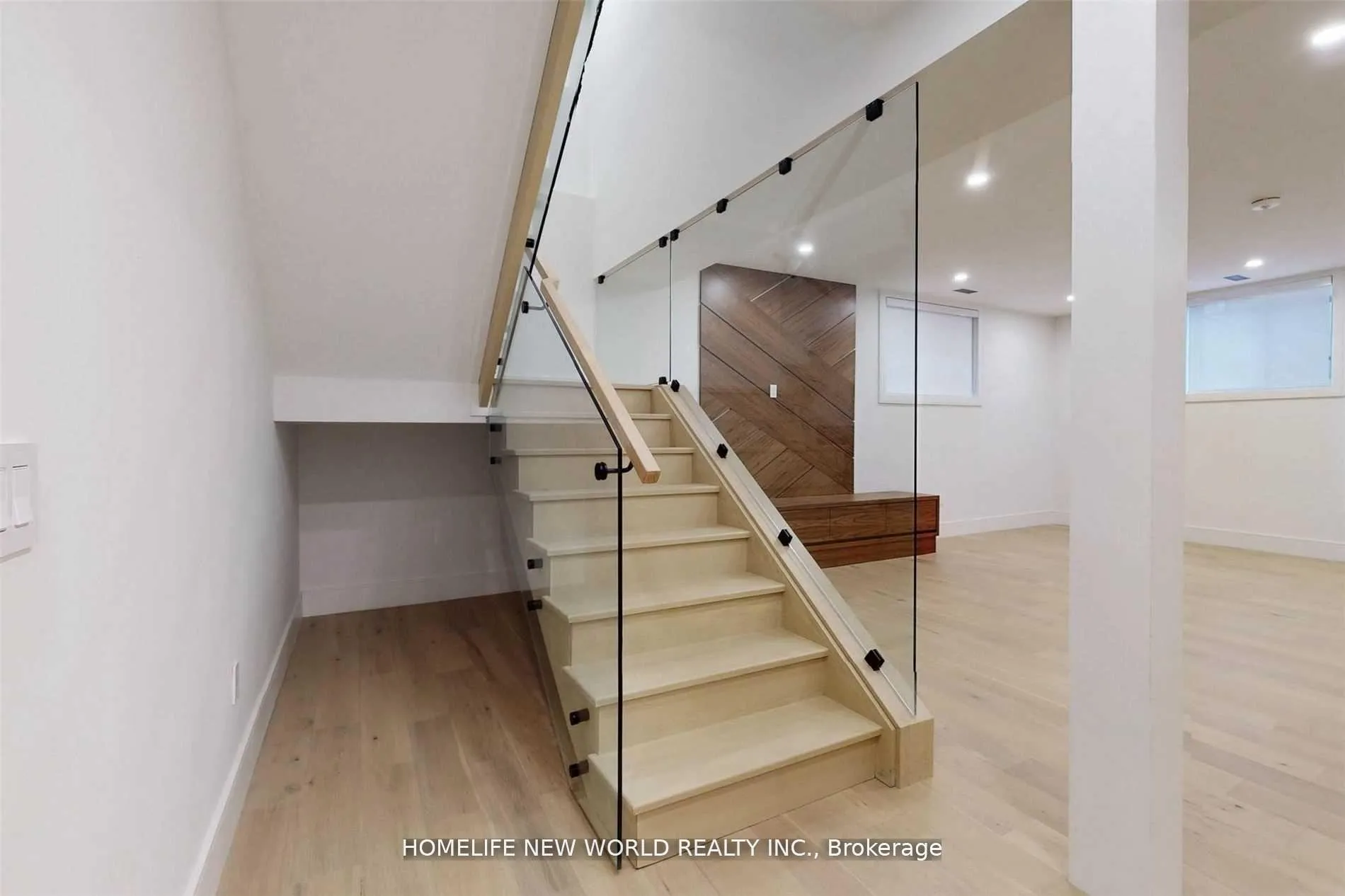 Photo 27 of 725 Gardner Avenue, Mississauga, Lakeview — HOMEH